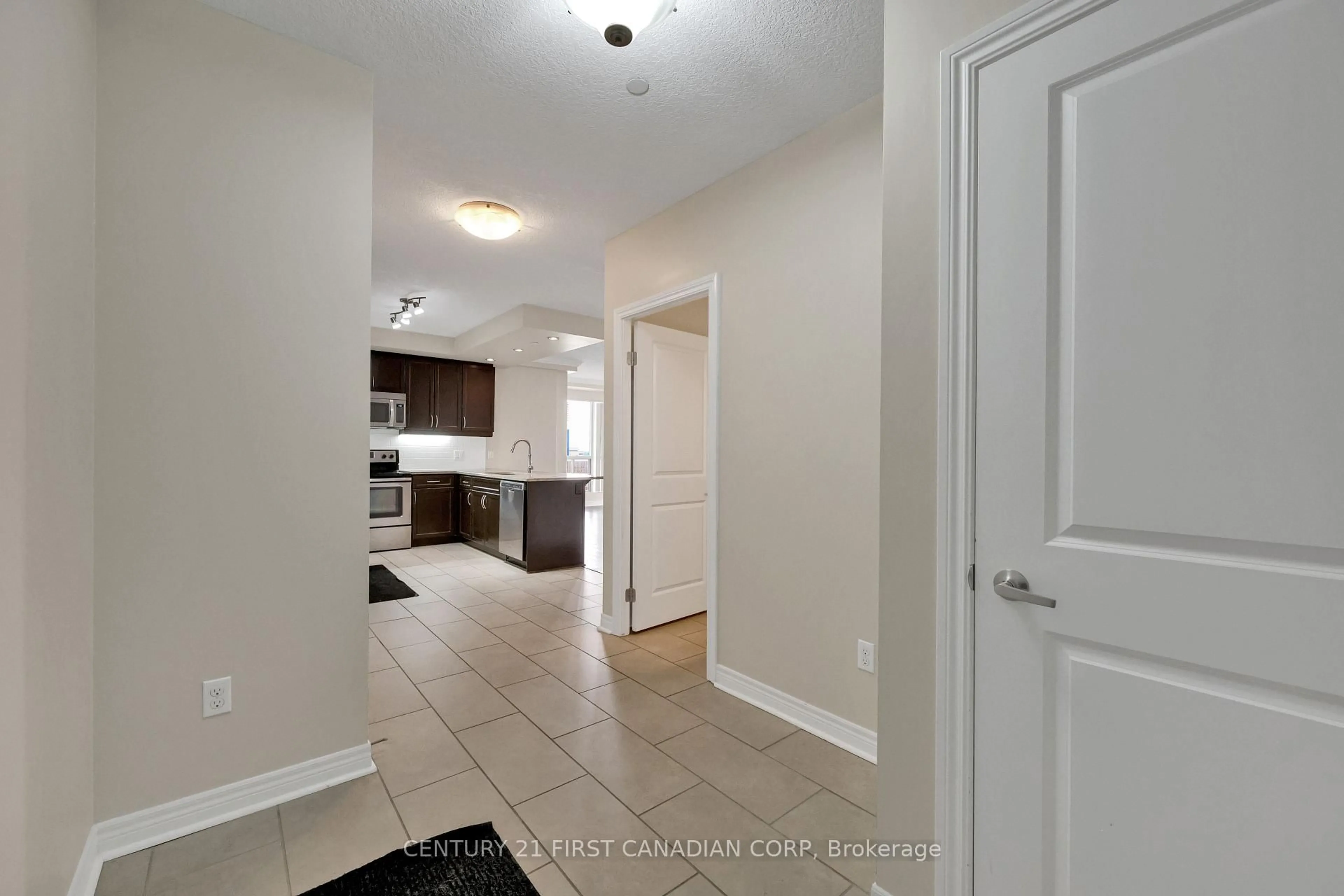 Unknown for 330 Ridout St #1503, London East Ontario N6C 3Z3