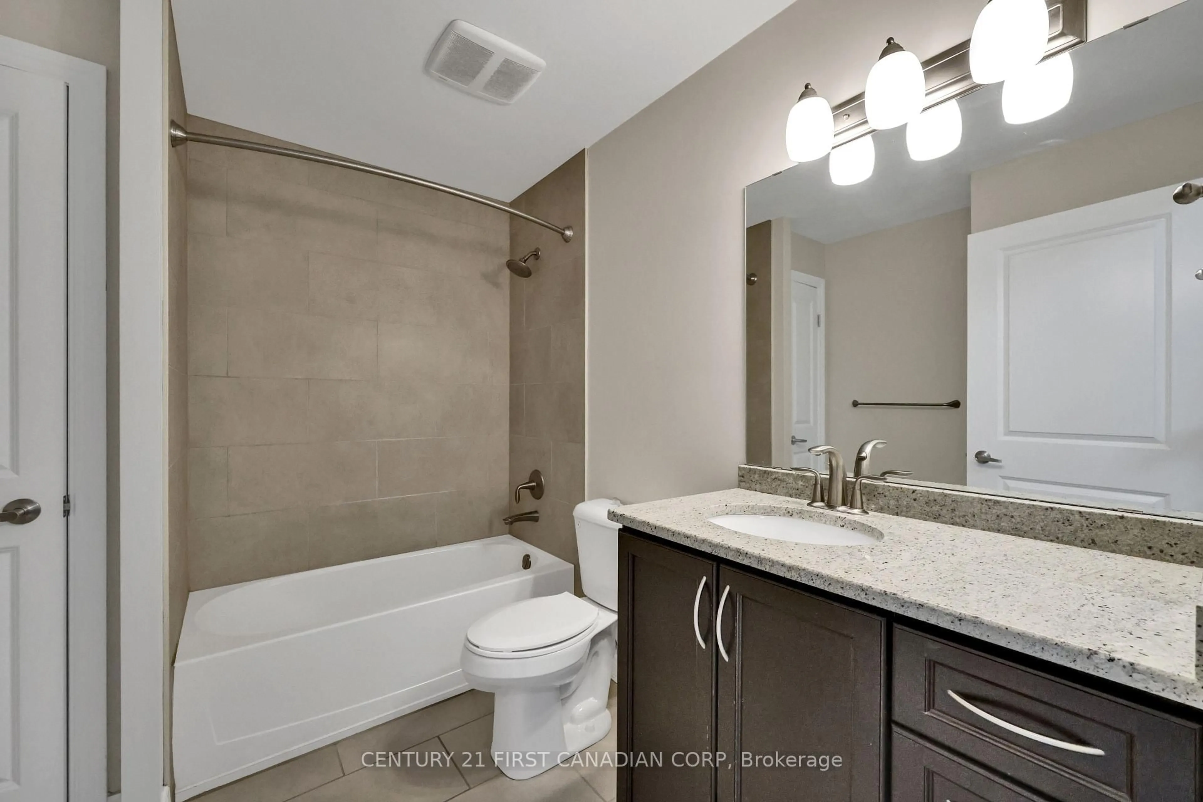 Standard bathroom, ceramic/tile floor for 330 Ridout St #1503, London East Ontario N6C 3Z3
