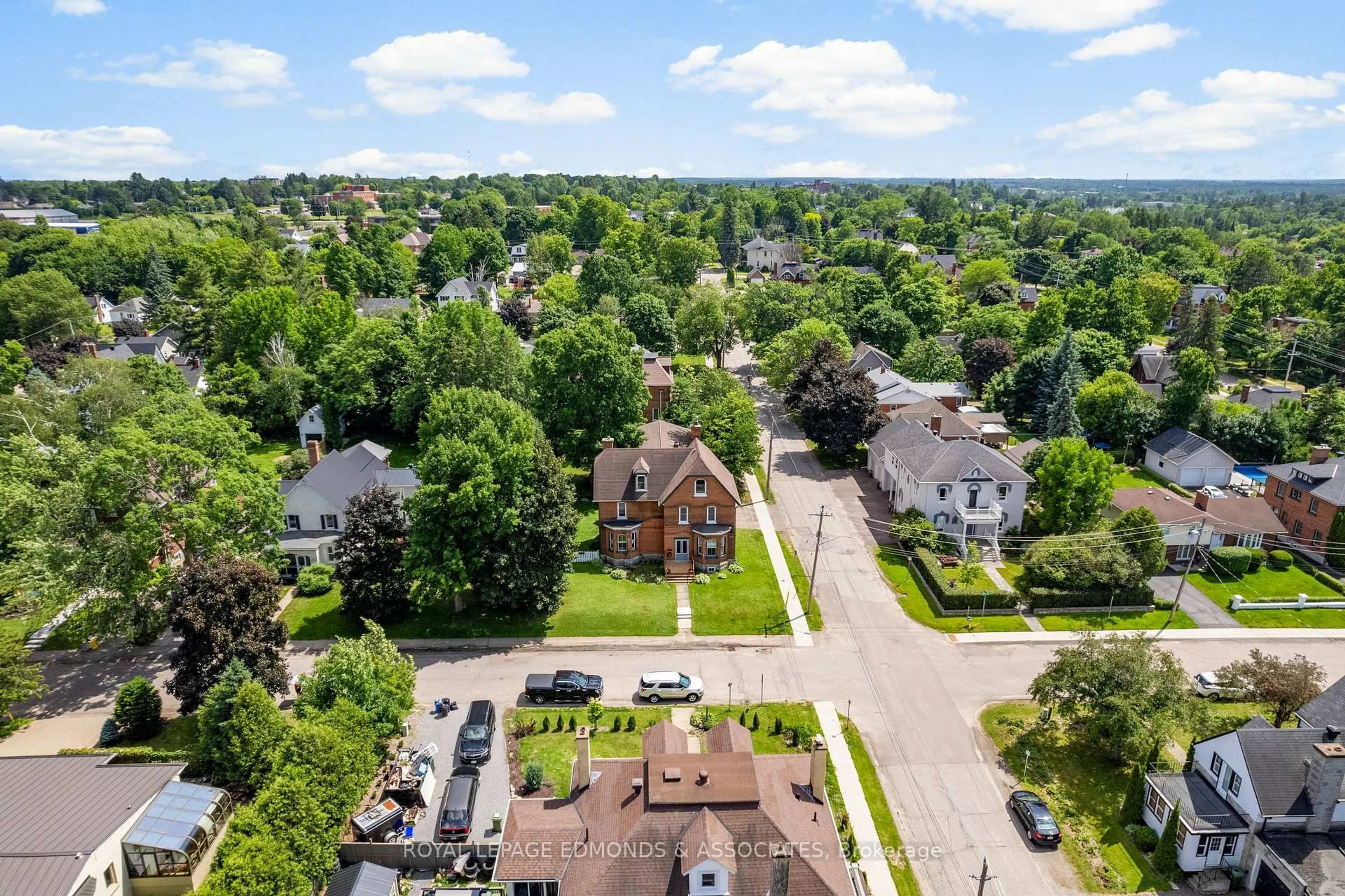 A pic from outside/outdoor area/front of a property/back of a property/a pic from drone, unknown for 282 Supple St, Pembroke Ontario K8A 3H2