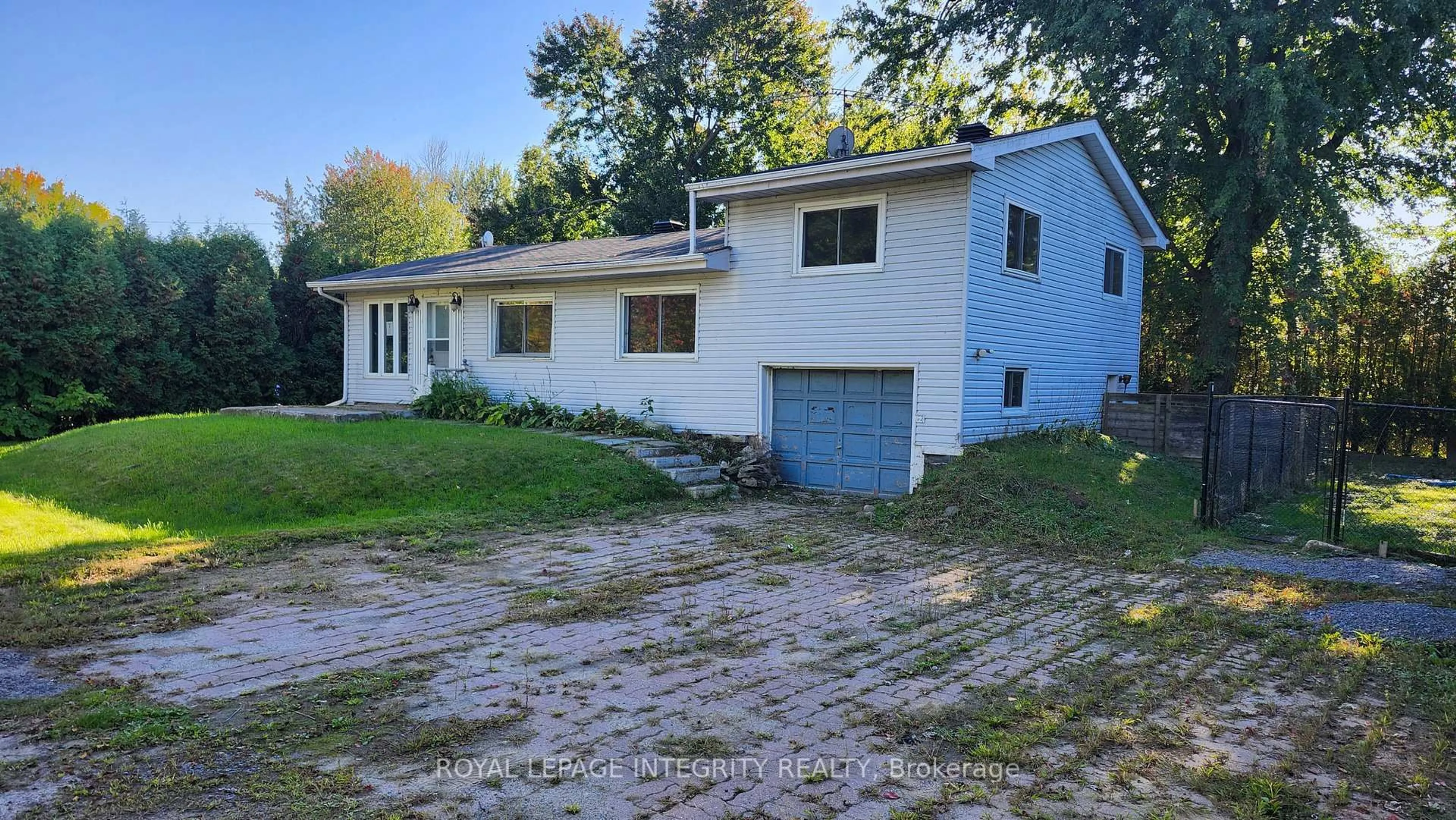 A pic from outside/outdoor area/front of a property/back of a property/a pic from drone, street for 6262 152nd Ave, South Glengarry Ontario K0C 1E0