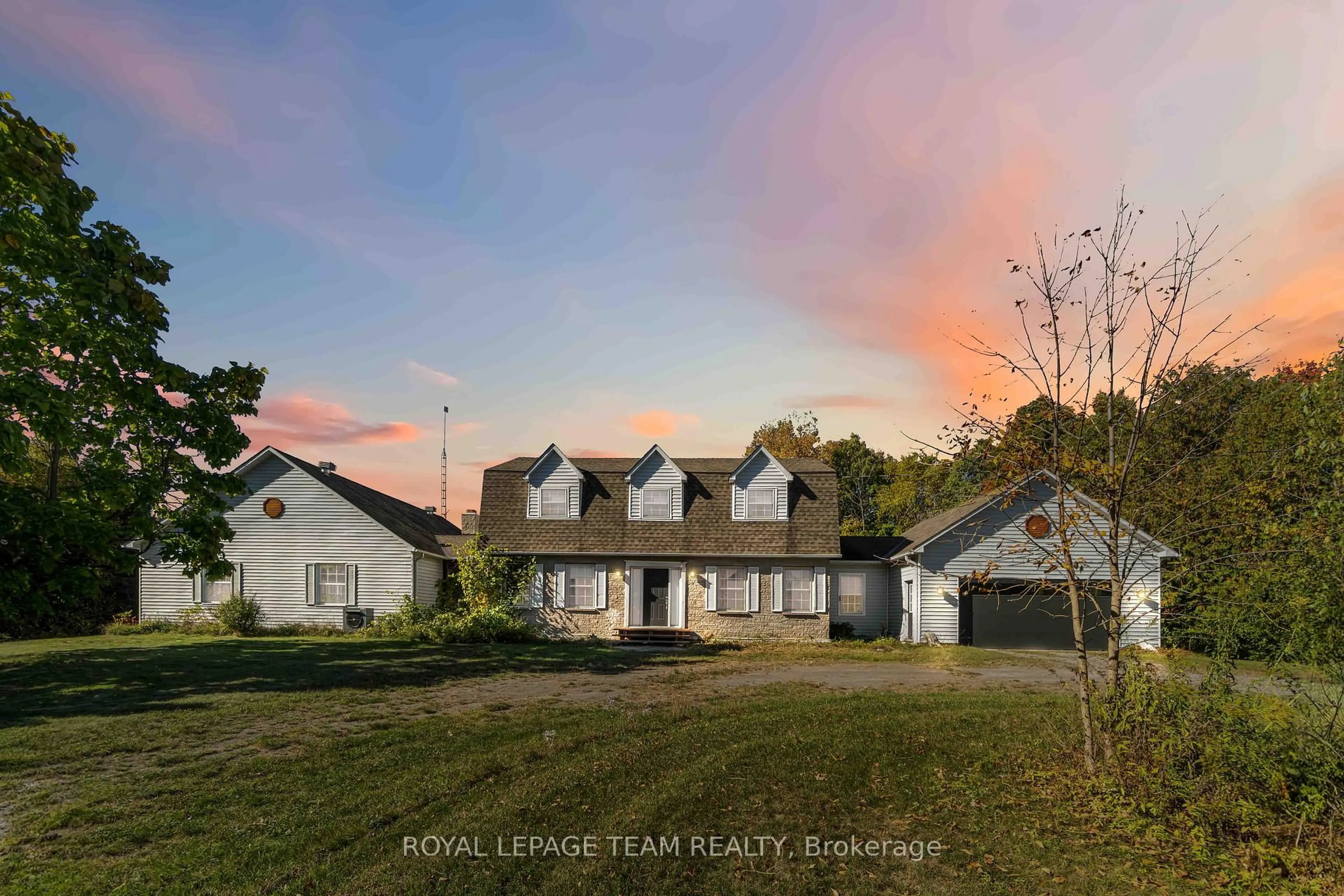 A pic from outside/outdoor area/front of a property/back of a property/a pic from drone, street for 910 Bolton Rd, North Grenville Ontario K0G 1N0