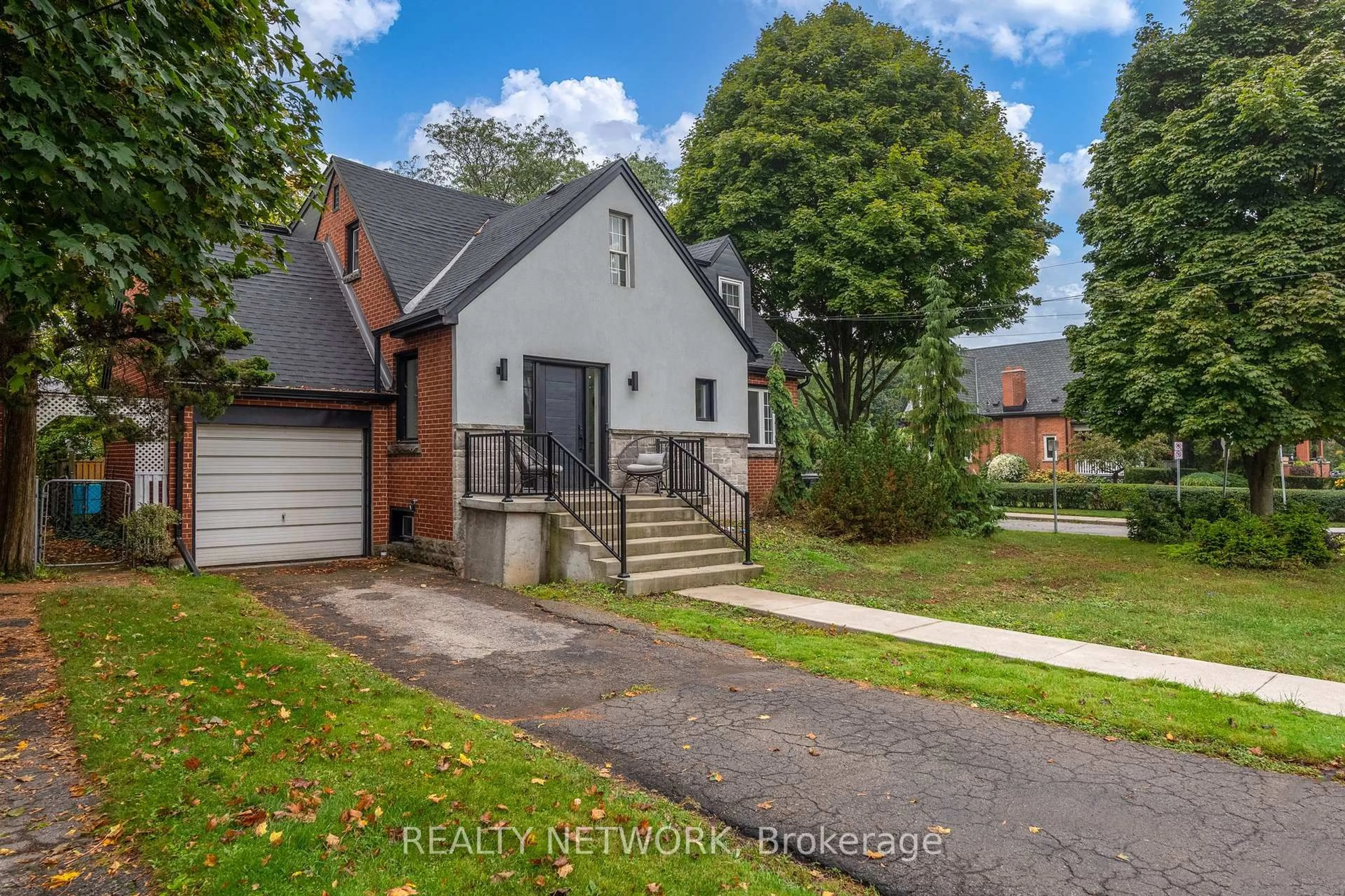 Home with brick exterior material, street for 68 Mountain Park Ave, Hamilton Ontario L9A 1A3