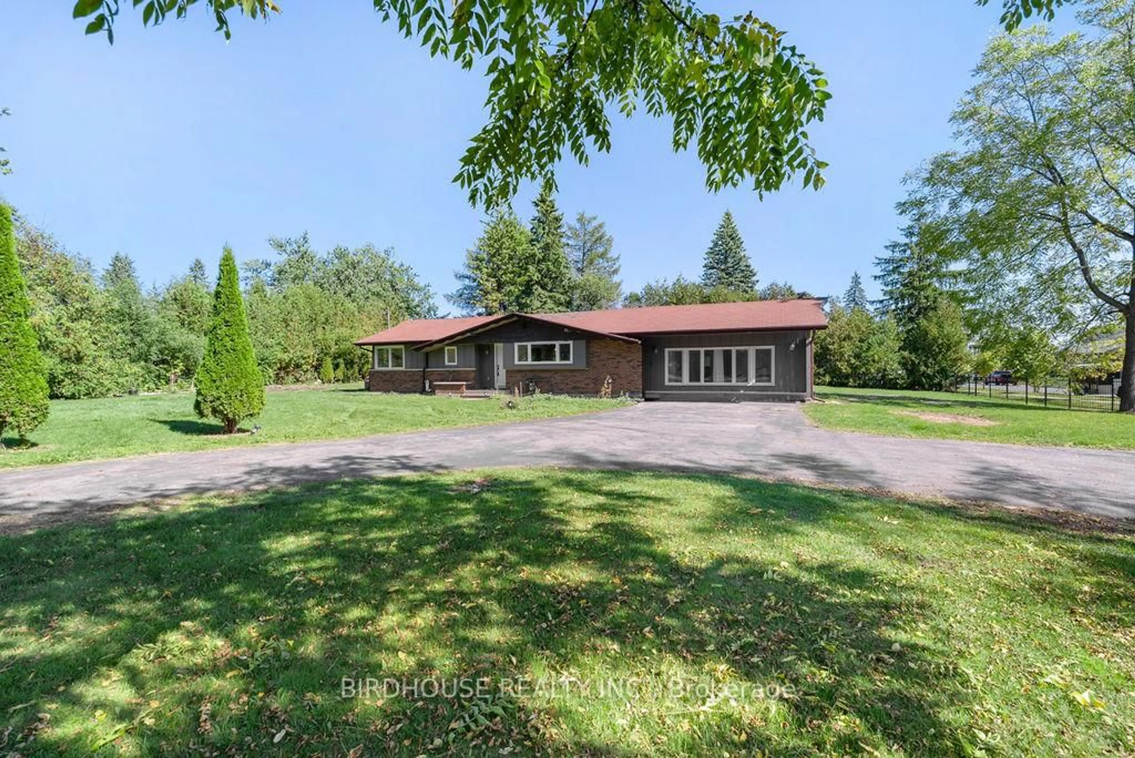 A pic from outside/outdoor area/front of a property/back of a property/a pic from drone, unknown for 260 Angeline St, Kawartha Lakes Ontario K9V 0H3