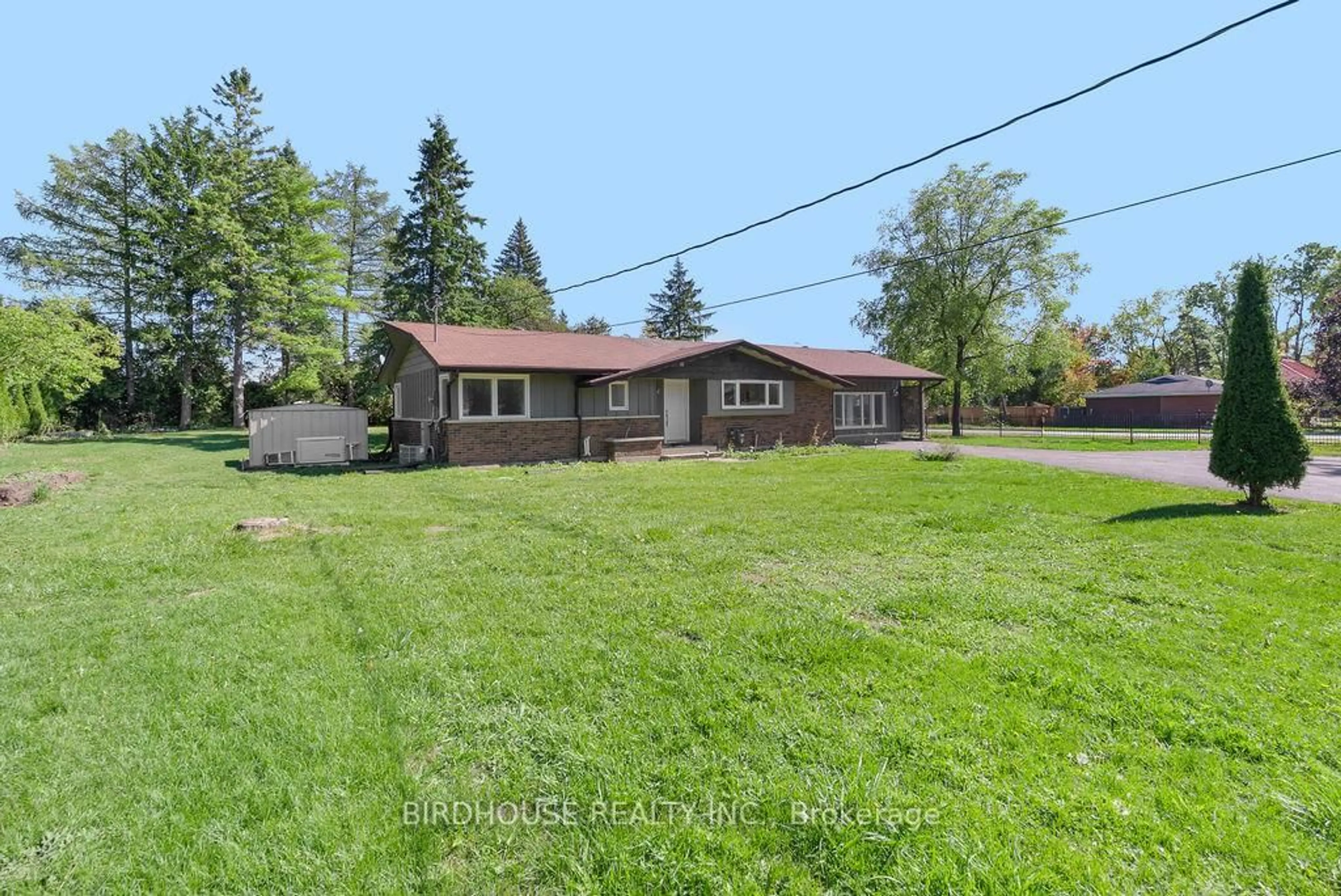 A pic from outside/outdoor area/front of a property/back of a property/a pic from drone, street for 260 Angeline St, Kawartha Lakes Ontario K9V 0H3