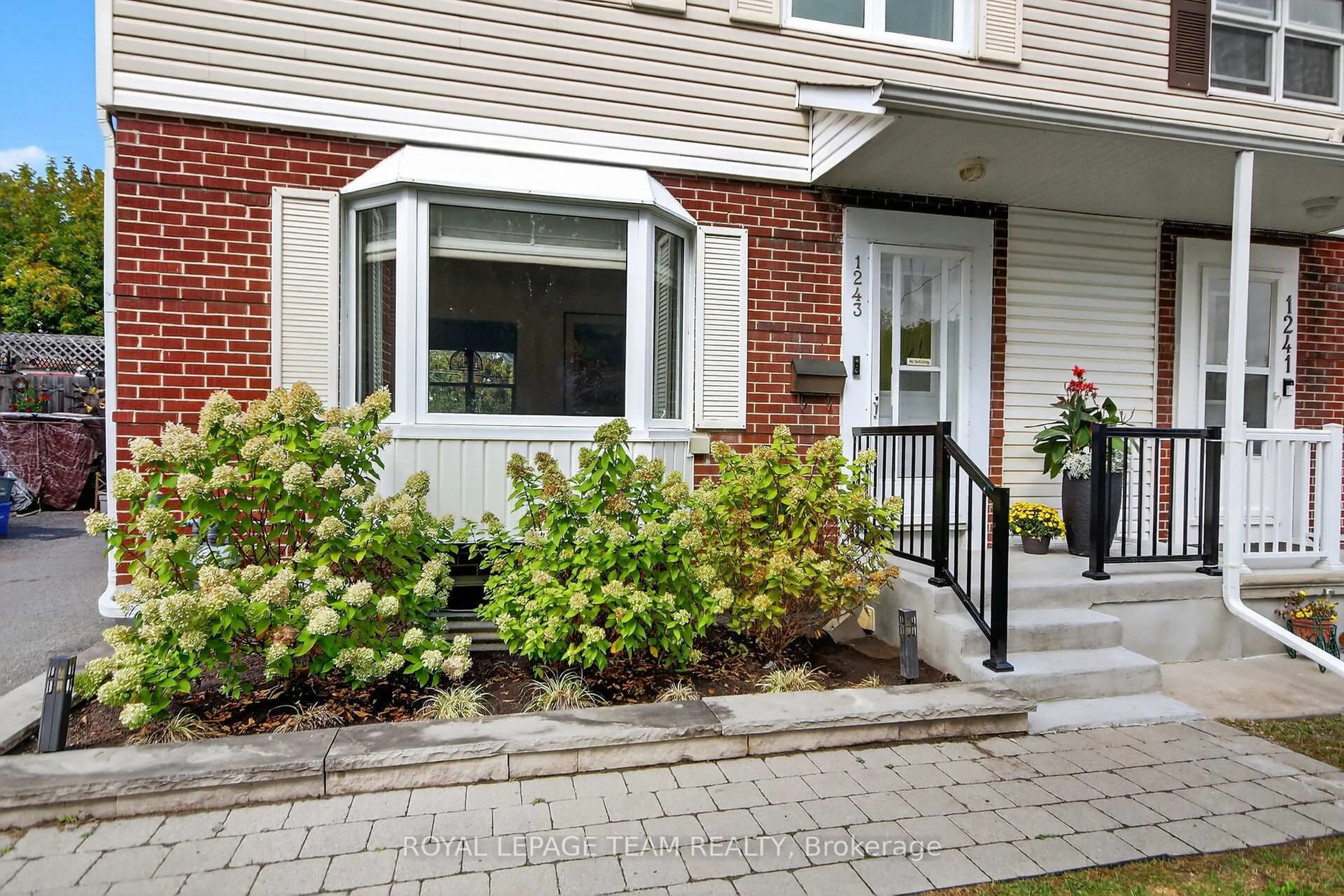 Unknown for 1243 Kingston Ave, Ottawa Ontario K1Z 8K8