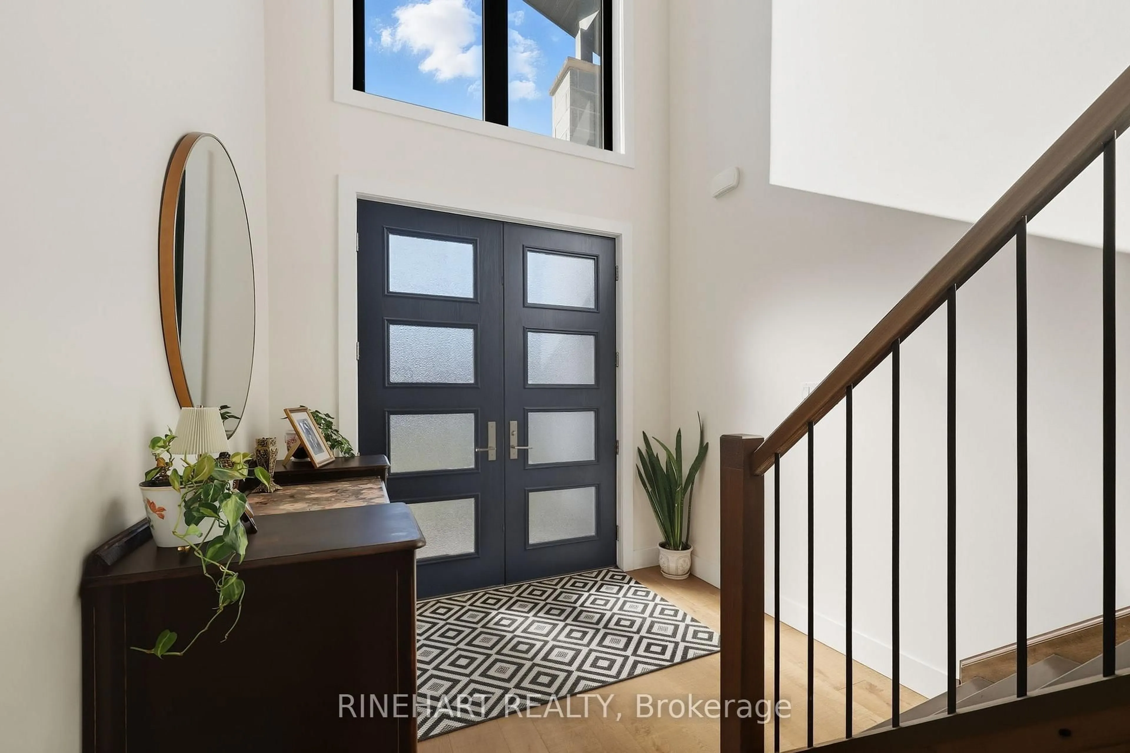 Indoor entryway for 1754 Brayford Ave, London South Ontario N6K 0H4