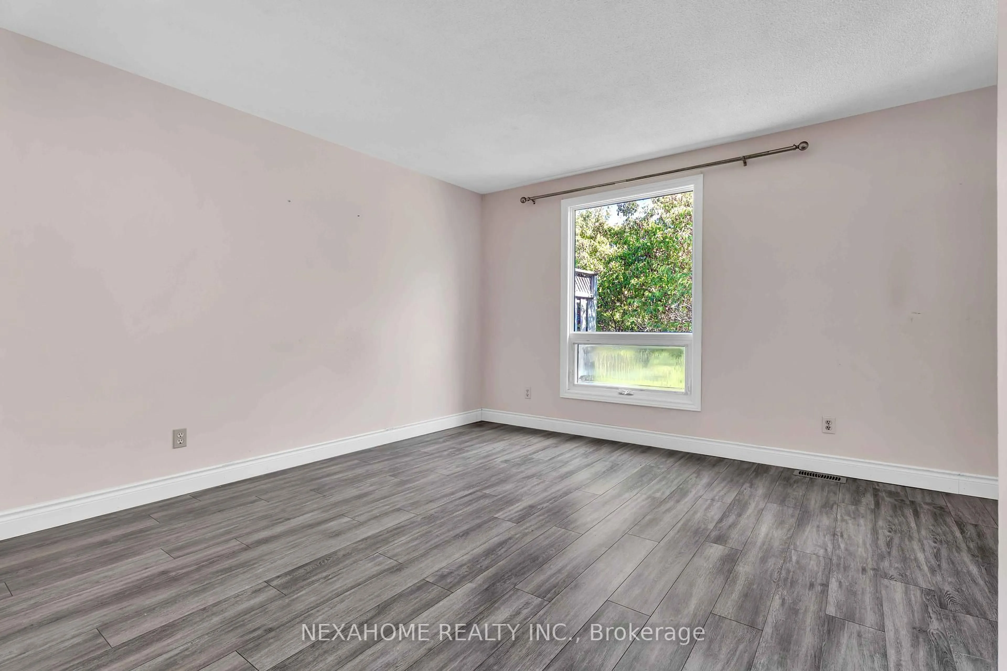 A pic of a room for 285 EVERGLADE Cres, London North Ontario N6H 4M7