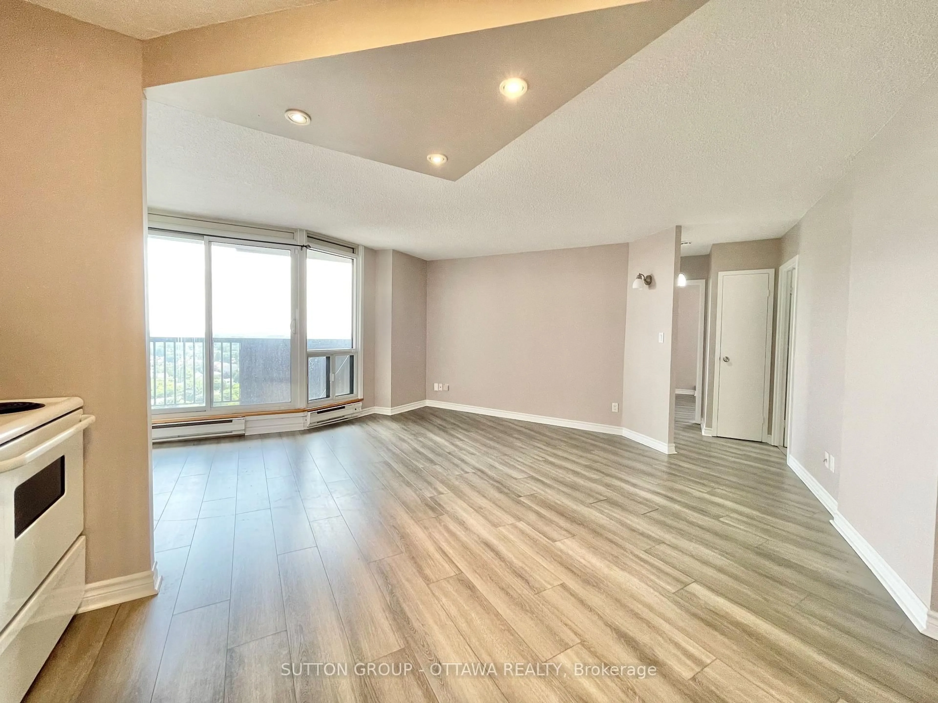 A pic of a room for 900 Dynes Rd #1908, Ottawa Ontario K2C 3L6