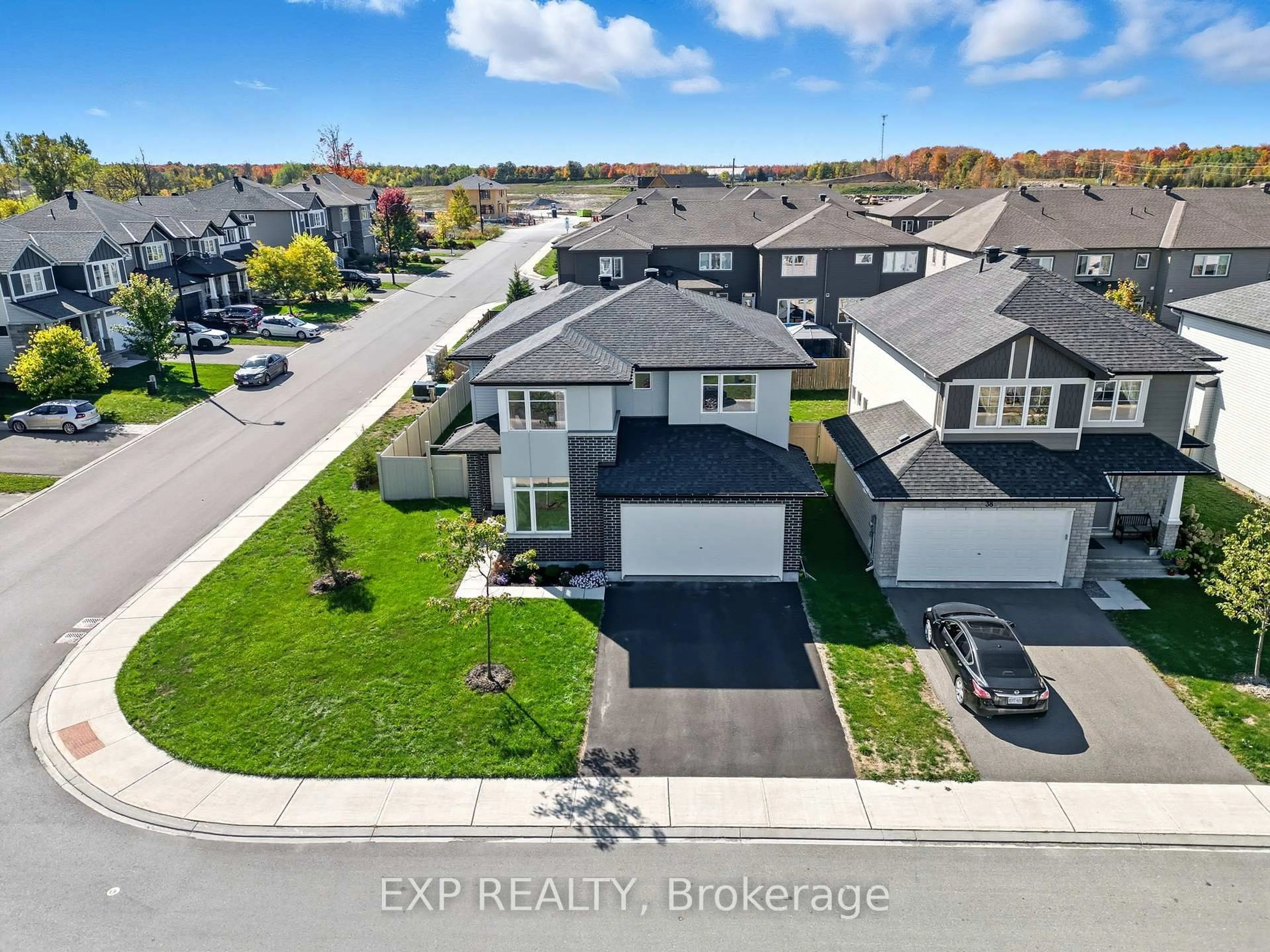 A pic from outside/outdoor area/front of a property/back of a property/a pic from drone, street for 40 Fanning St, Carleton Place Ontario K7C 0J3