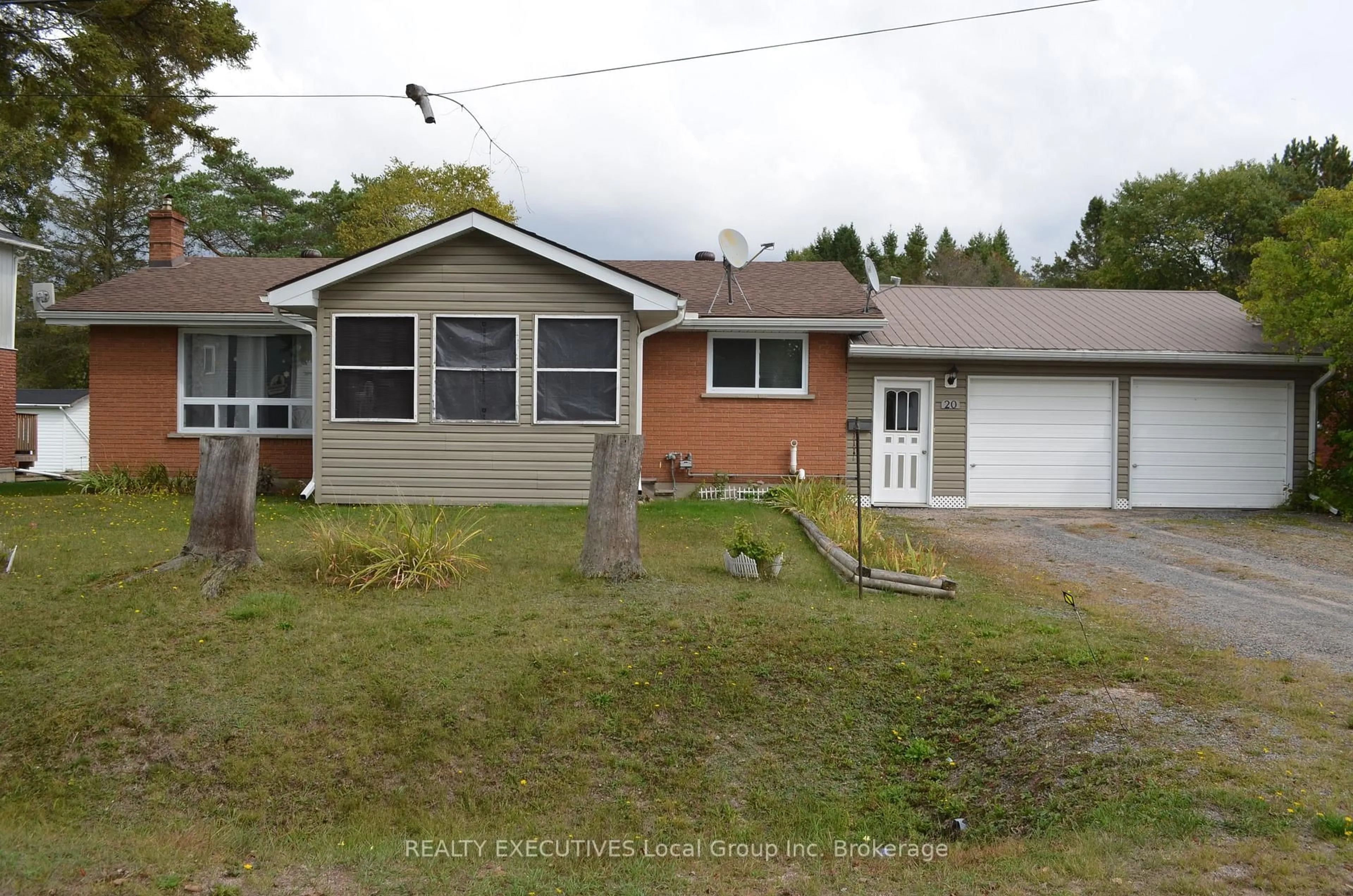 Home with vinyl exterior material, street for 20 Fitz Ave, South River Ontario P0A 1X0