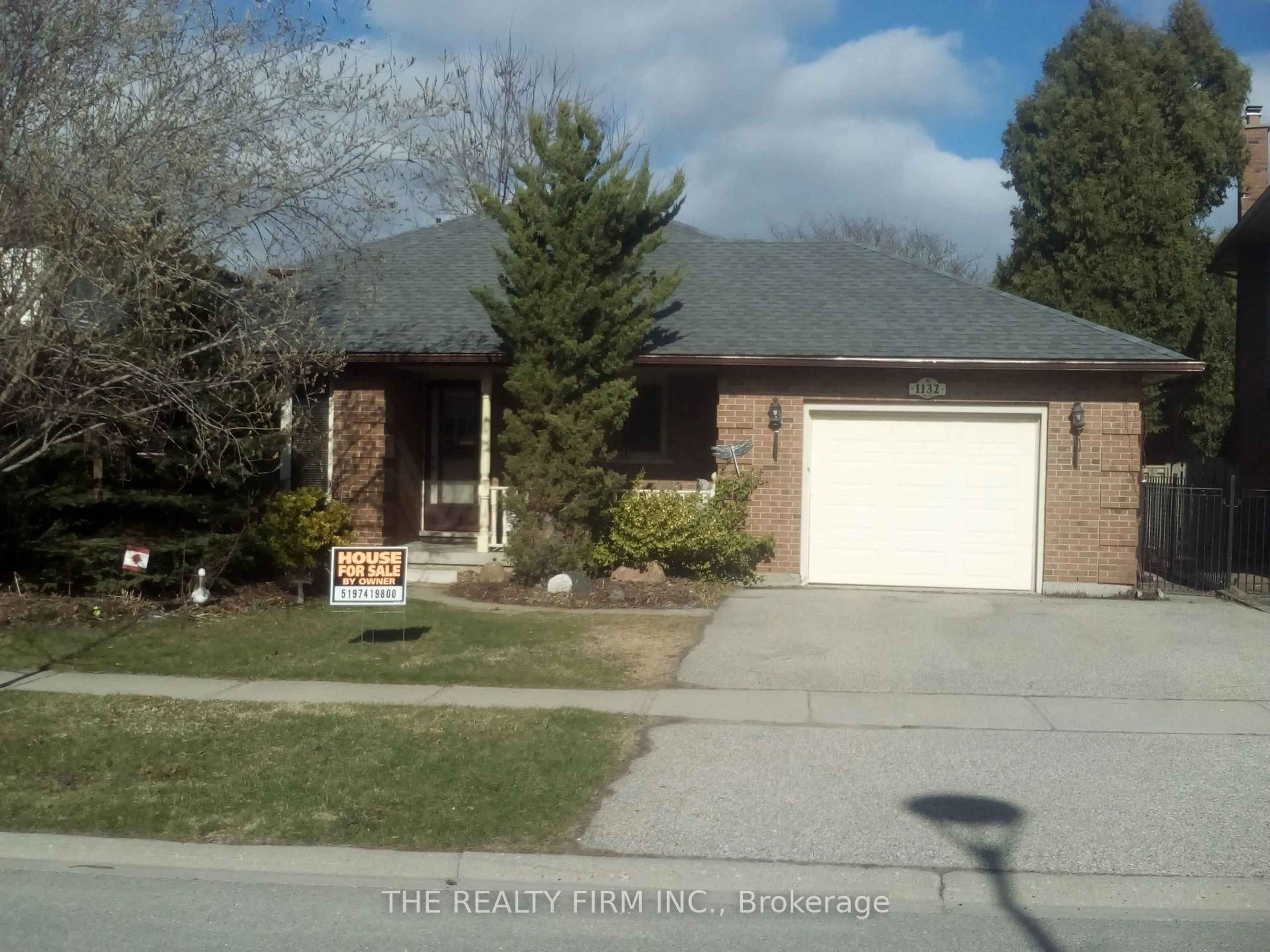 Home with brick exterior material, street for 1132 Iroquois Cres, Woodstock Ontario N4T 1C3