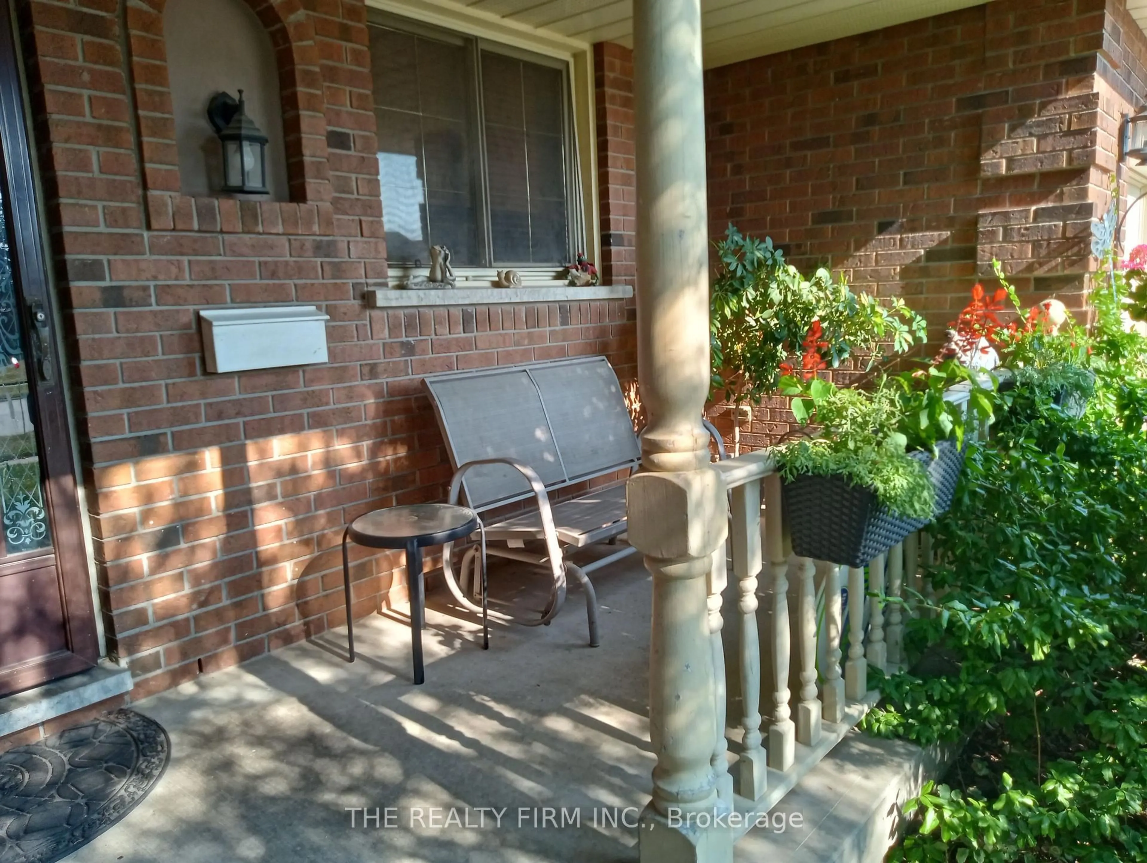 Unknown for 1132 Iroquois Cres, Woodstock Ontario N4T 1C3