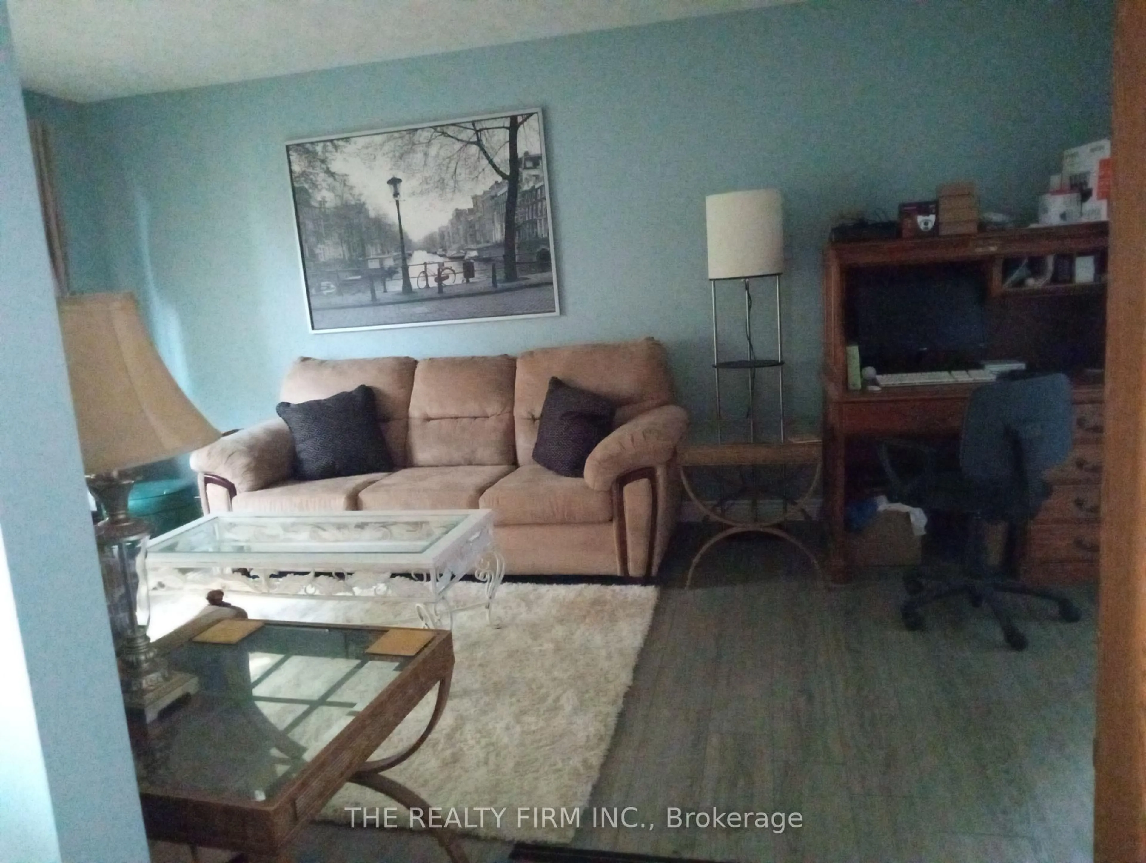 Living room with furniture, unknown for 1132 Iroquois Cres, Woodstock Ontario N4T 1C3