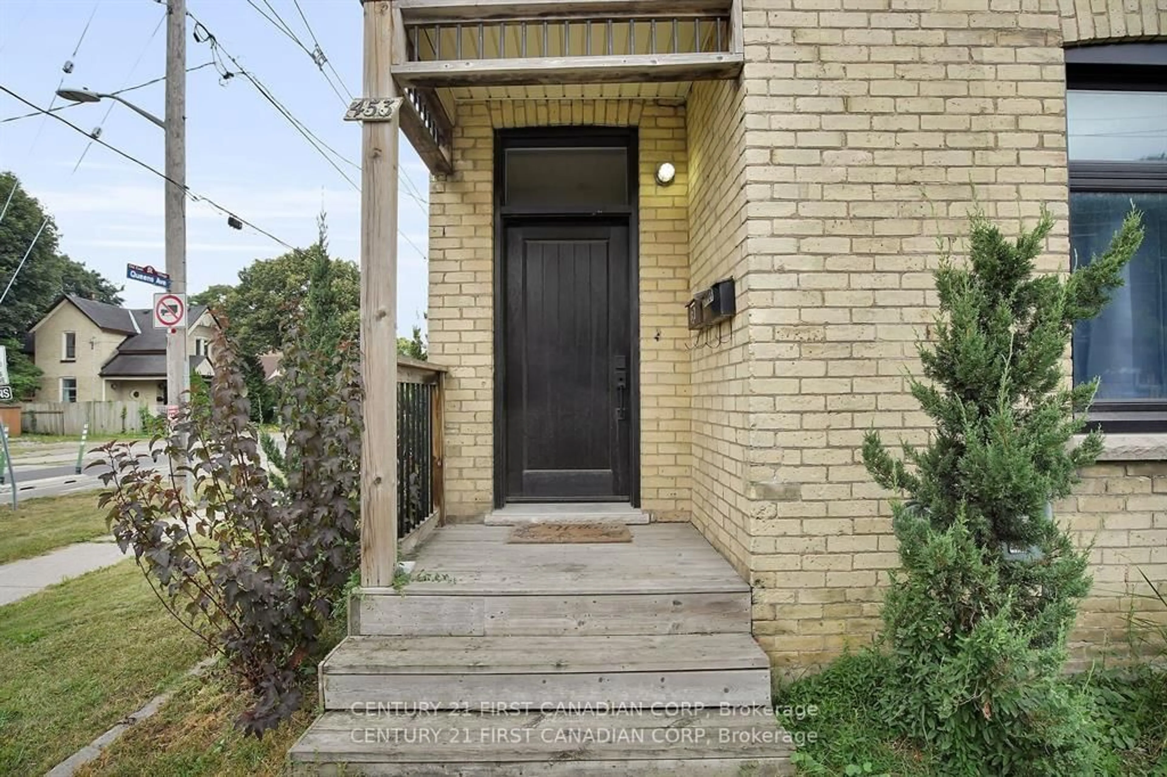 Unknown for 453 Quebec St, London East Ontario N5W 3Y4