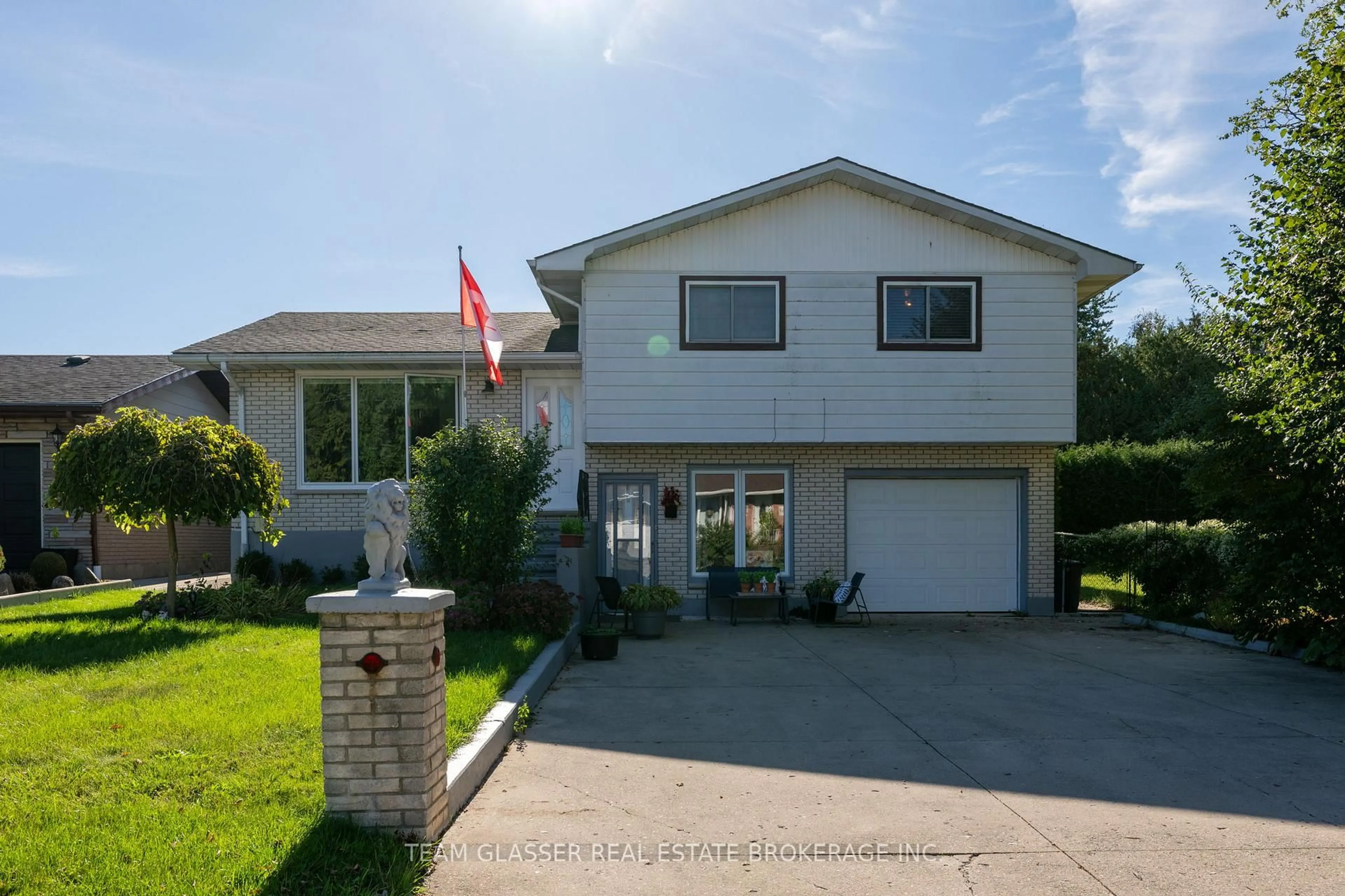 Home with vinyl exterior material, street for 108 WILLIAM St, West Elgin Ontario N0L 2P0