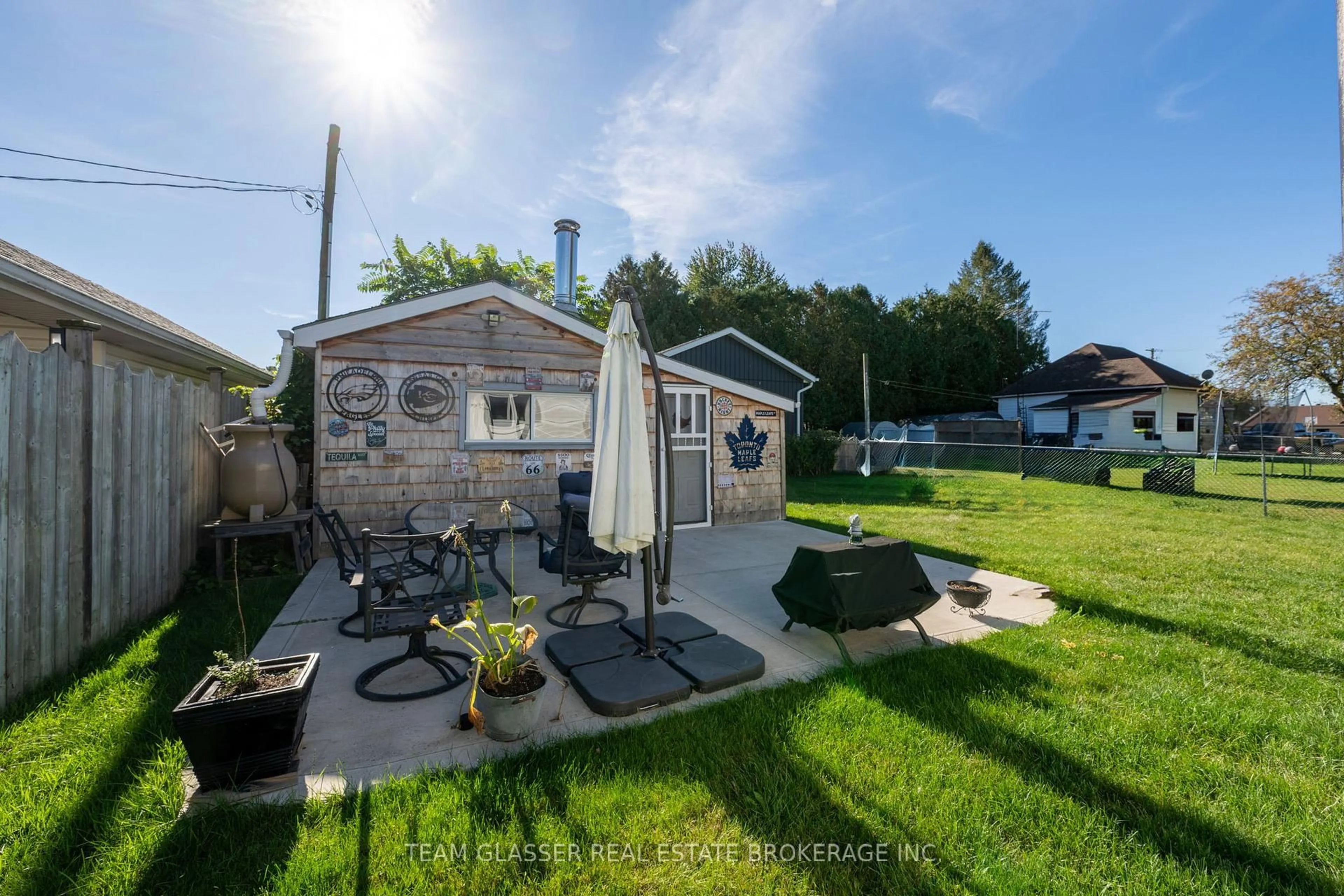 A pic from outside/outdoor area/front of a property/back of a property/a pic from drone, street for 108 WILLIAM St, West Elgin Ontario N0L 2P0