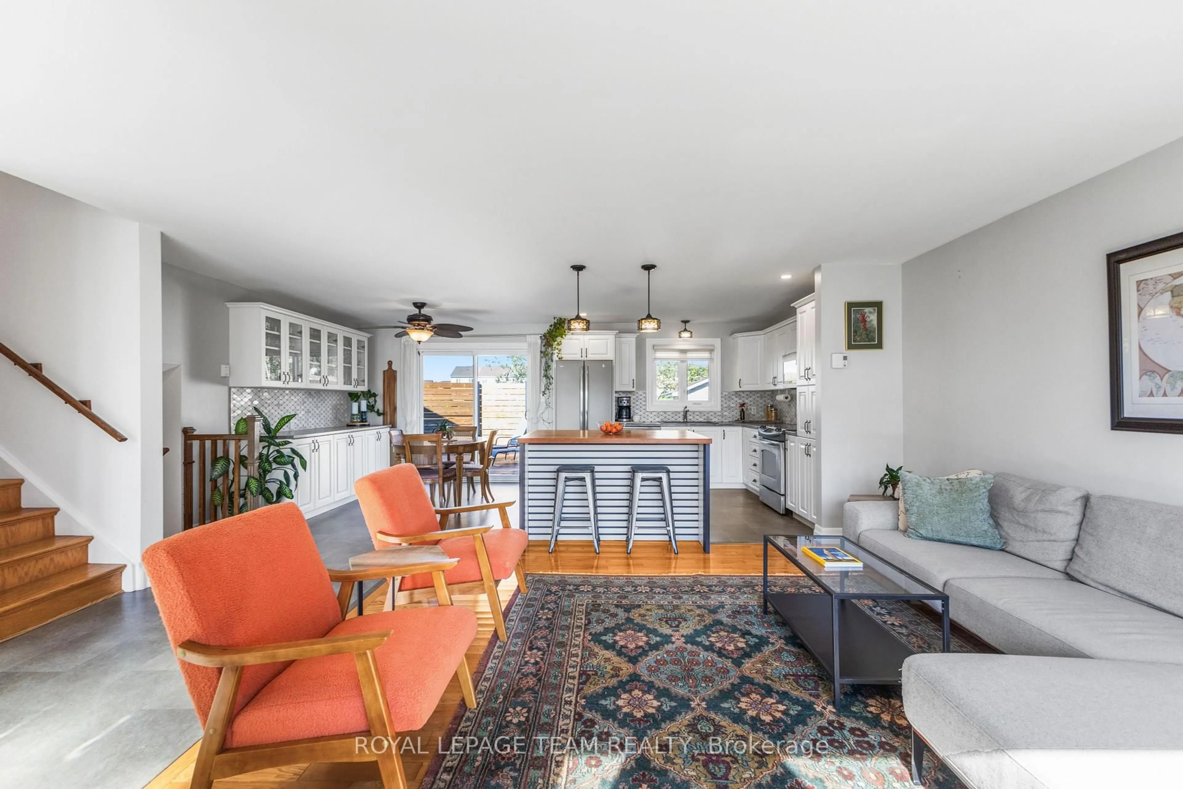 Open concept kitchen, unknown for 1965 Patricia St, Clarence-Rockland Ontario K4K 1B2