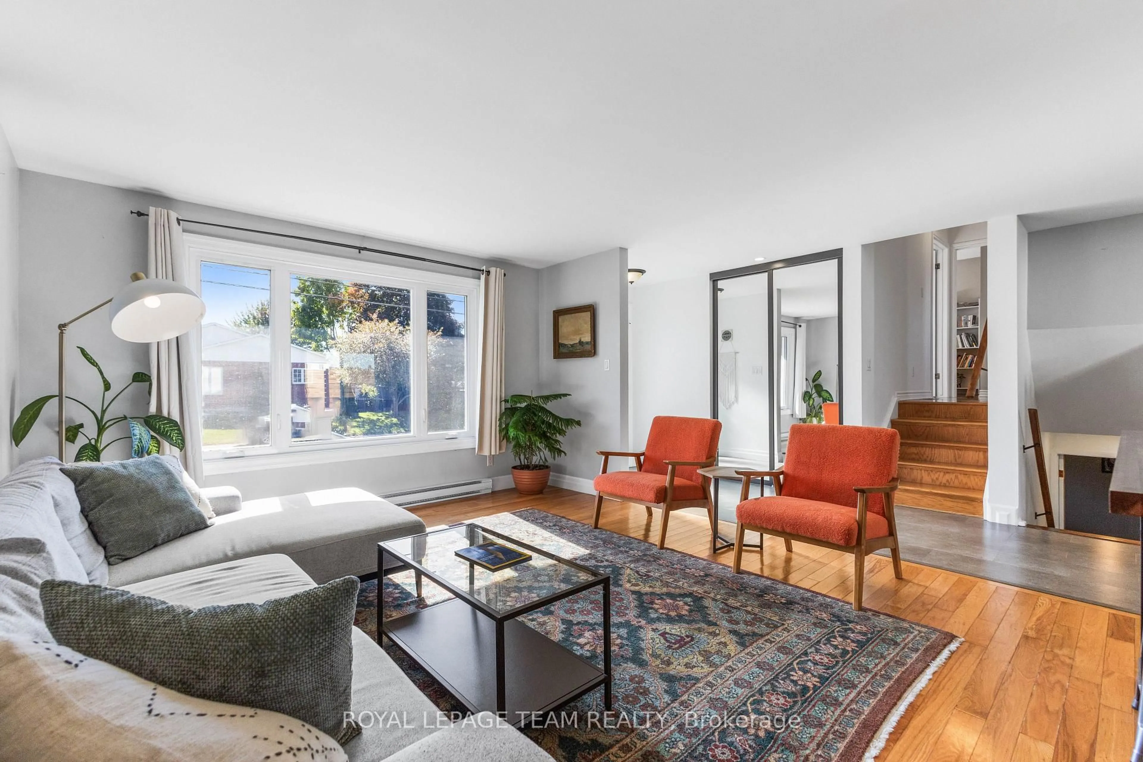 Living room with furniture, unknown for 1965 Patricia St, Clarence-Rockland Ontario K4K 1B2