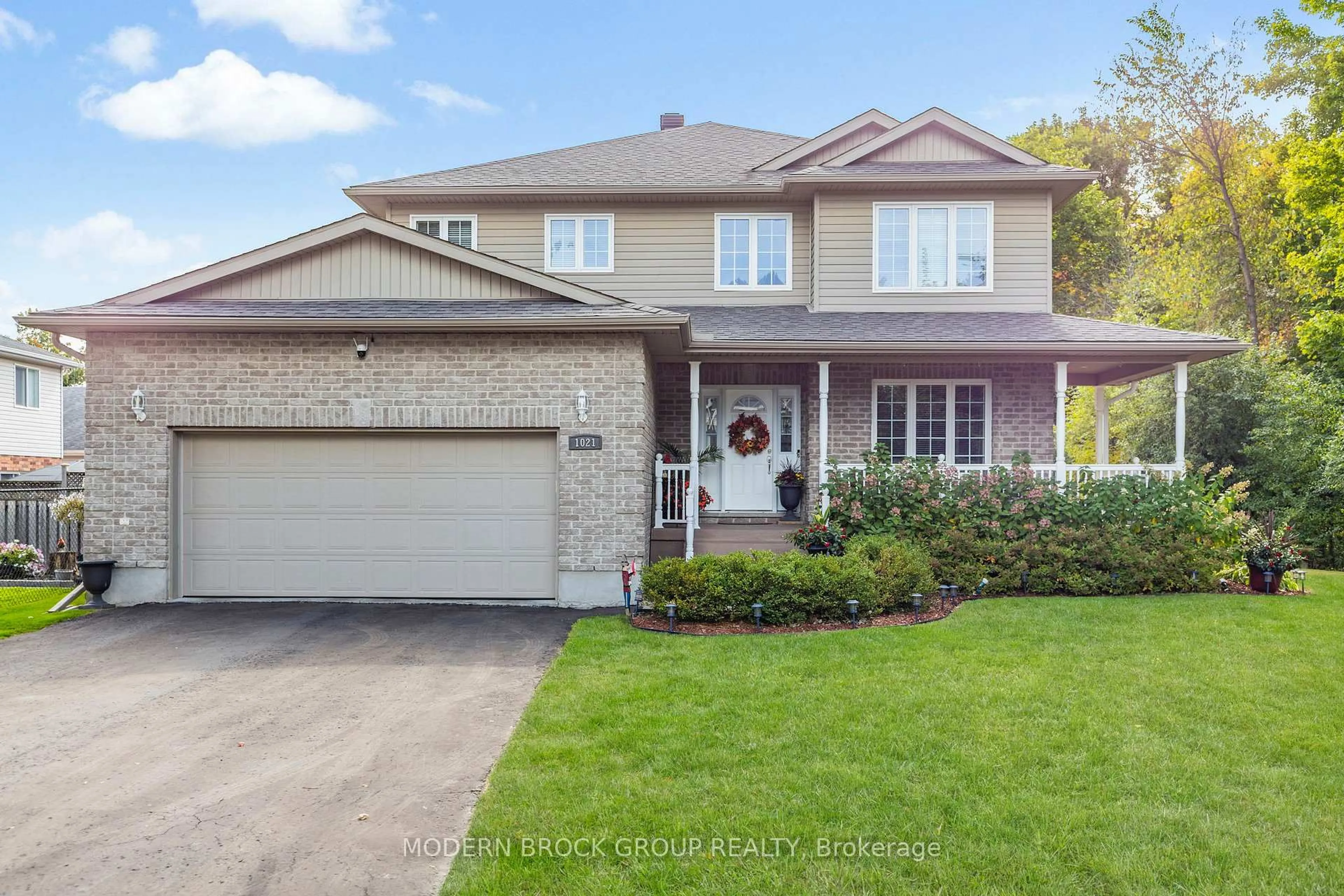Home with brick exterior material, street for 1021 Kingswood St, Brockville Ontario K6V 7G1