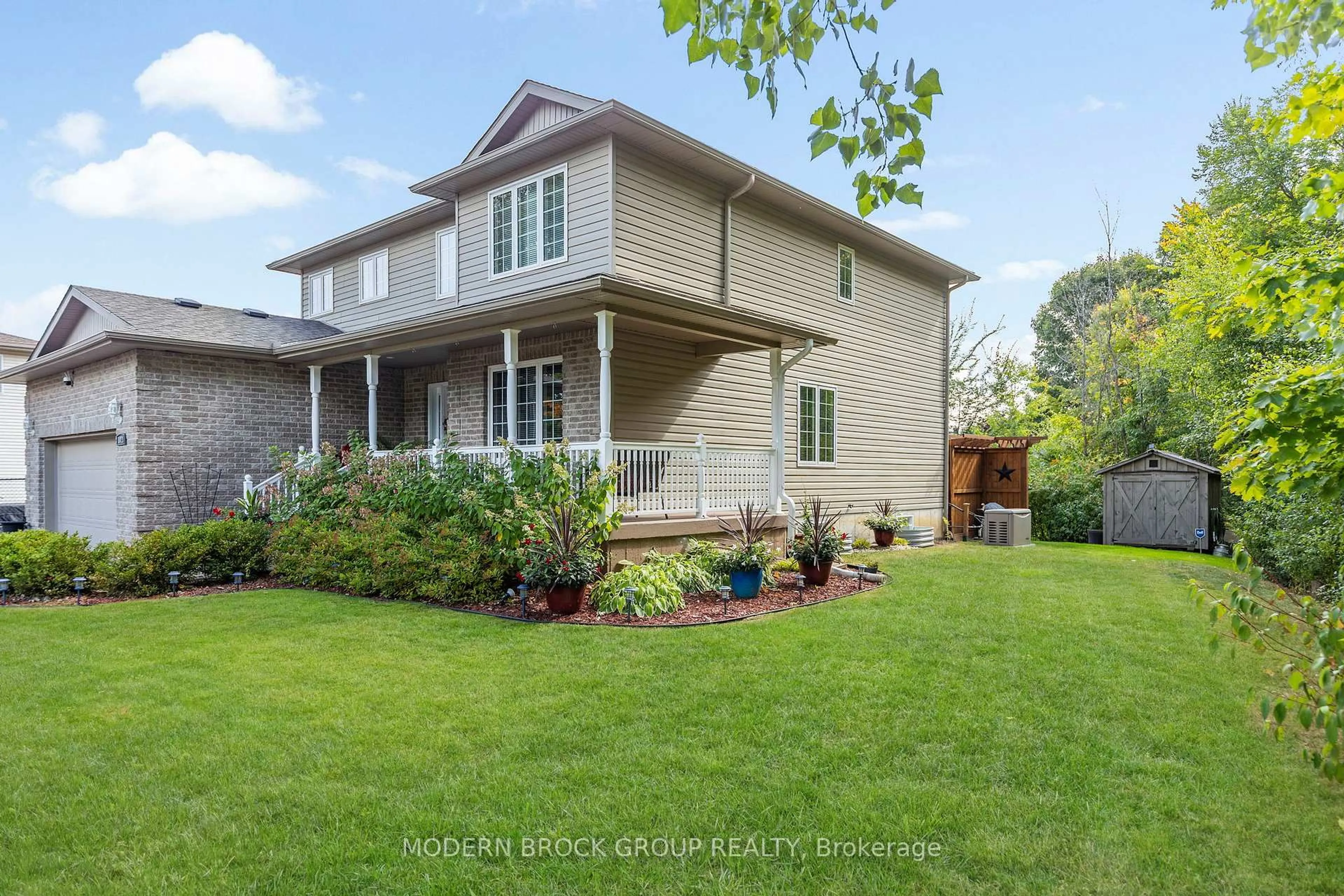 Home with brick exterior material, street for 1021 Kingswood St, Brockville Ontario K6V 7G1