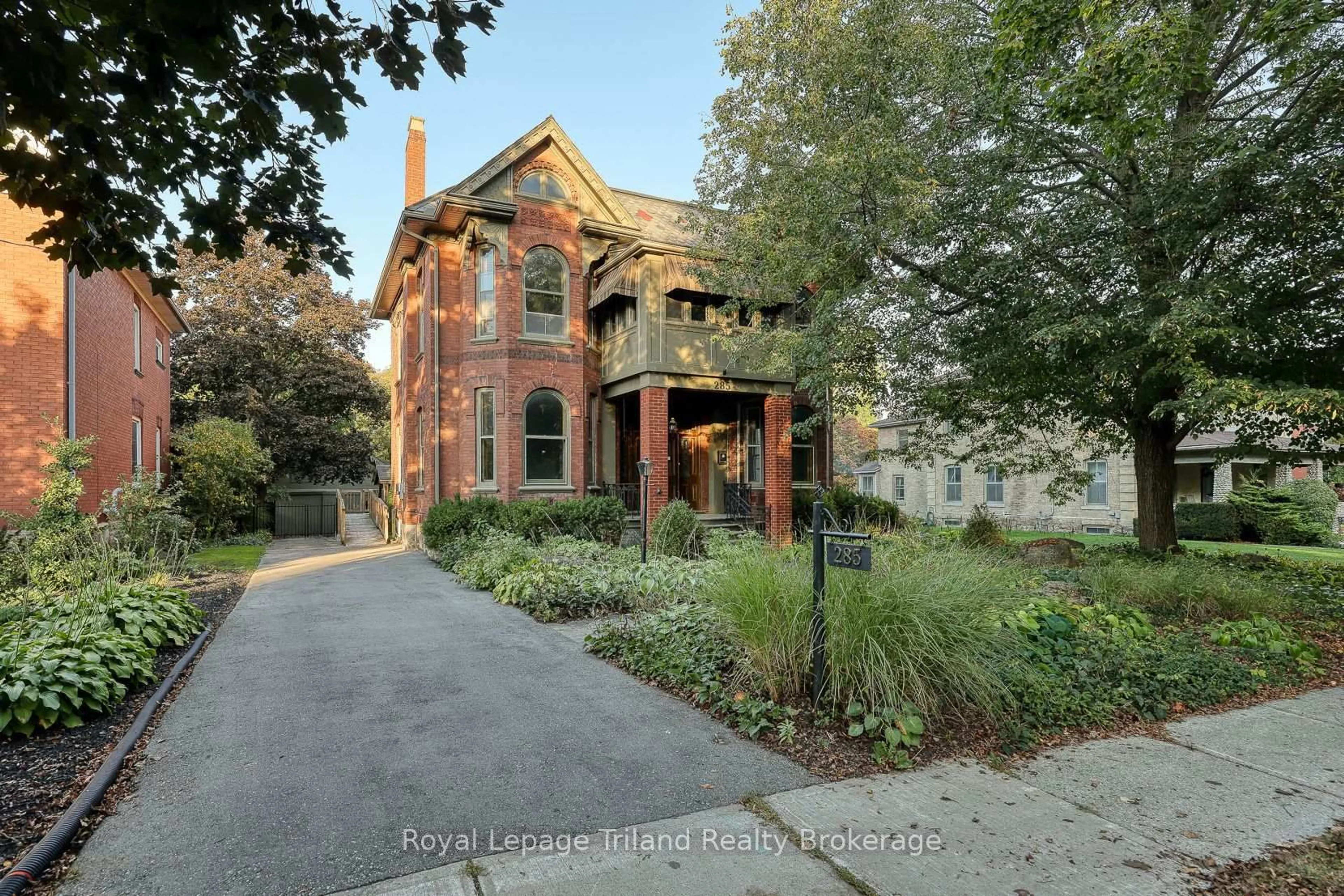 Home with brick exterior material, street for 285 Oxford St, Ingersoll Ontario N5C 2W2