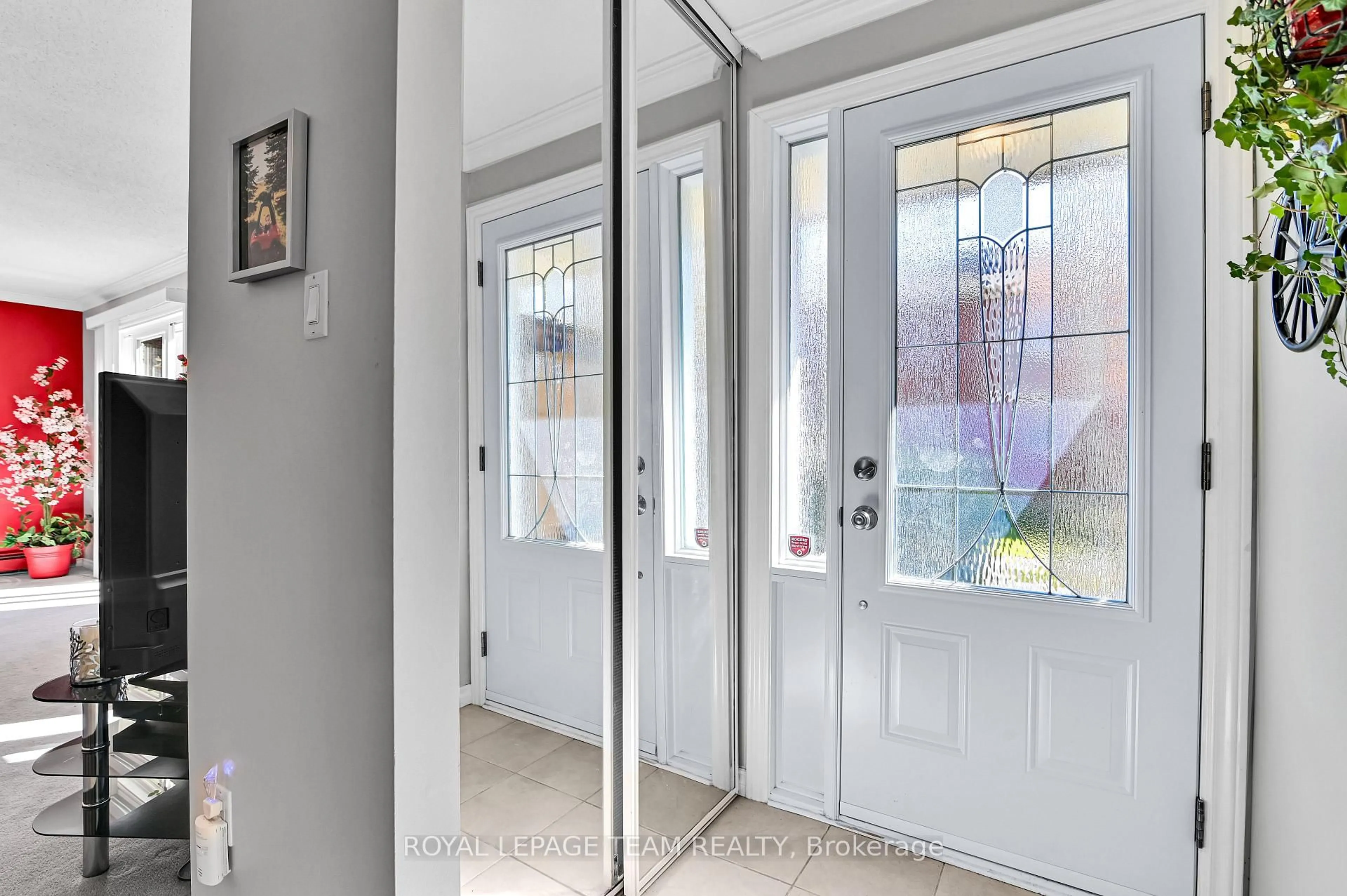 Indoor entryway for 1785 Cabaret Lane #102, Orleans Ontario K4A 2H2