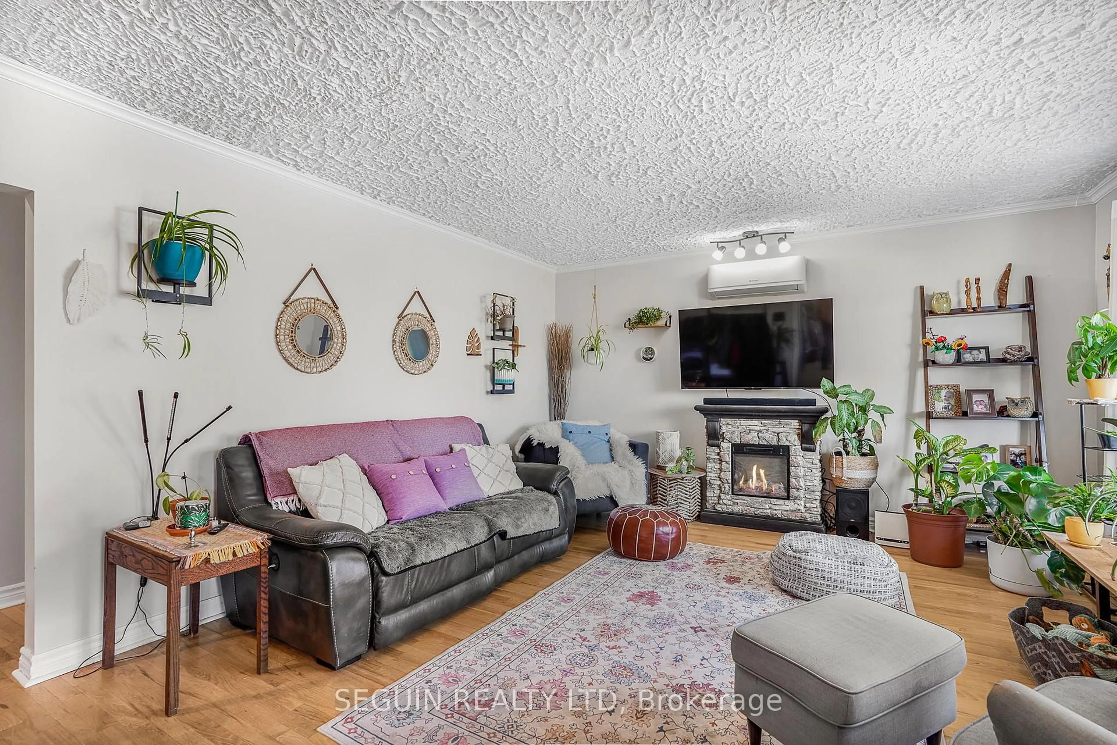 Living room with furniture, unknown for 301-303 Chamberlain St, Hawkesbury Ontario K6A 2G3
