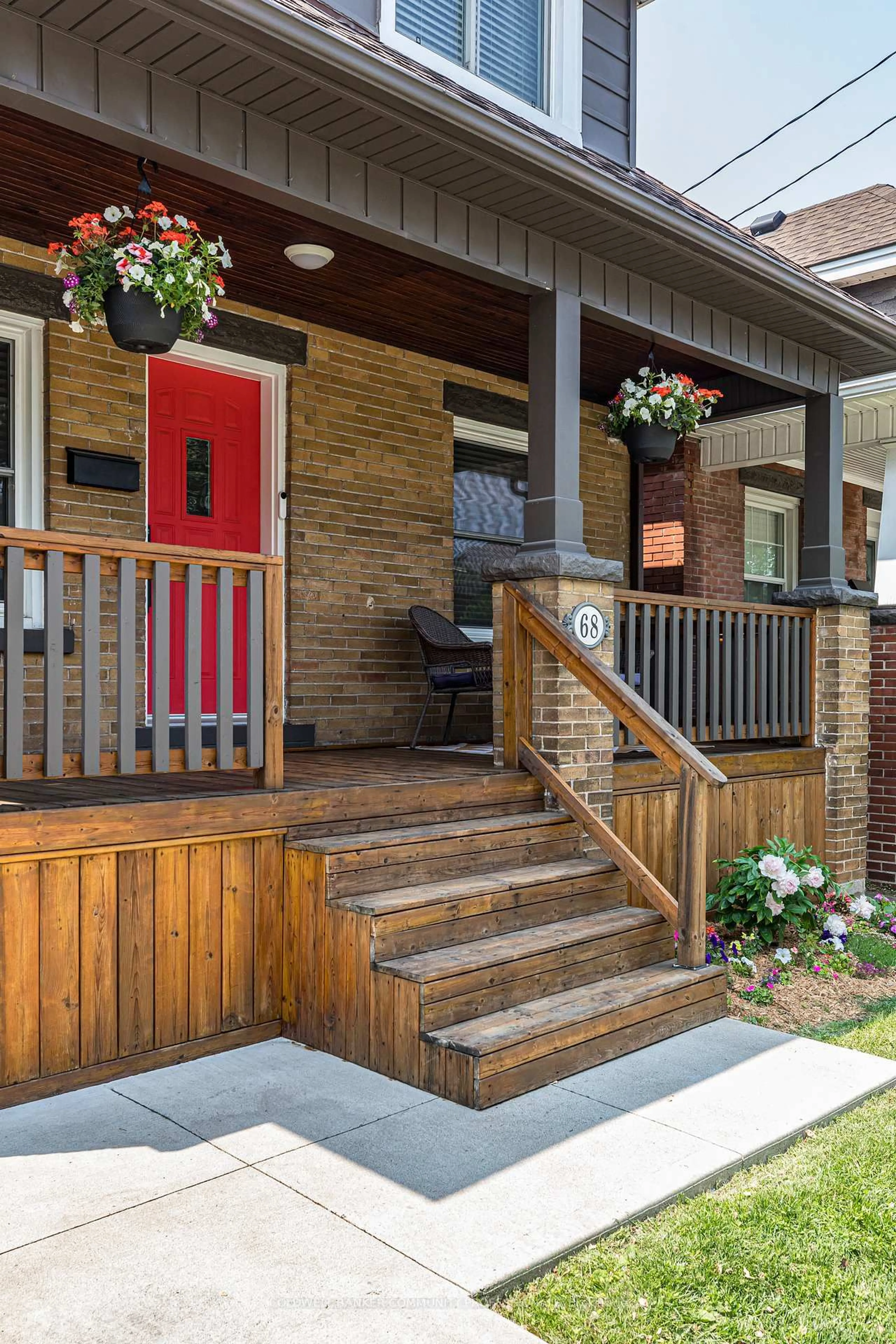 Home with brick exterior material, street for 68 Graham Ave, Hamilton Ontario L8K 2M1