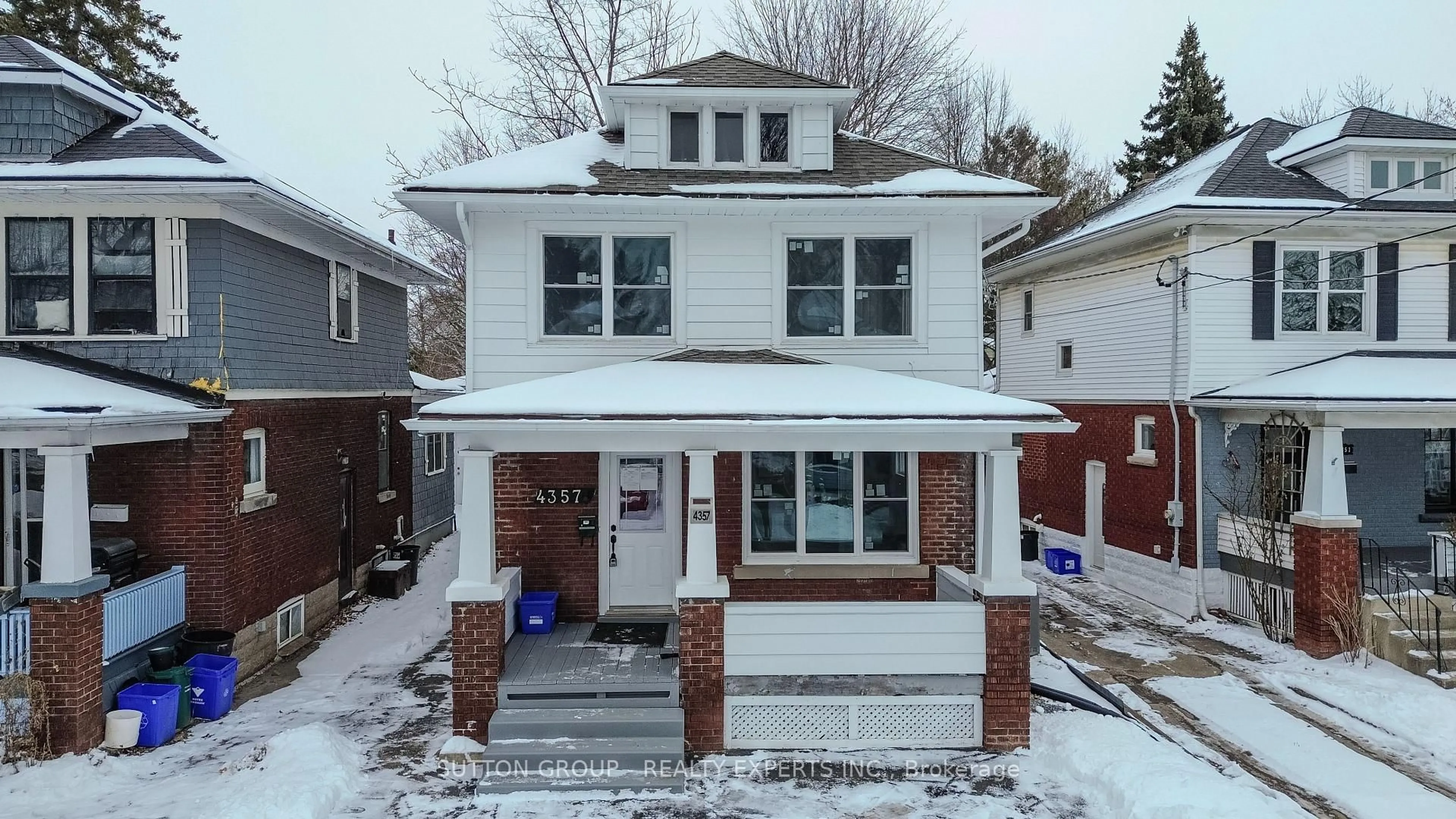 Home with brick exterior material, street for 4357 Seneca St, Niagara Falls Ontario L2E 1G5