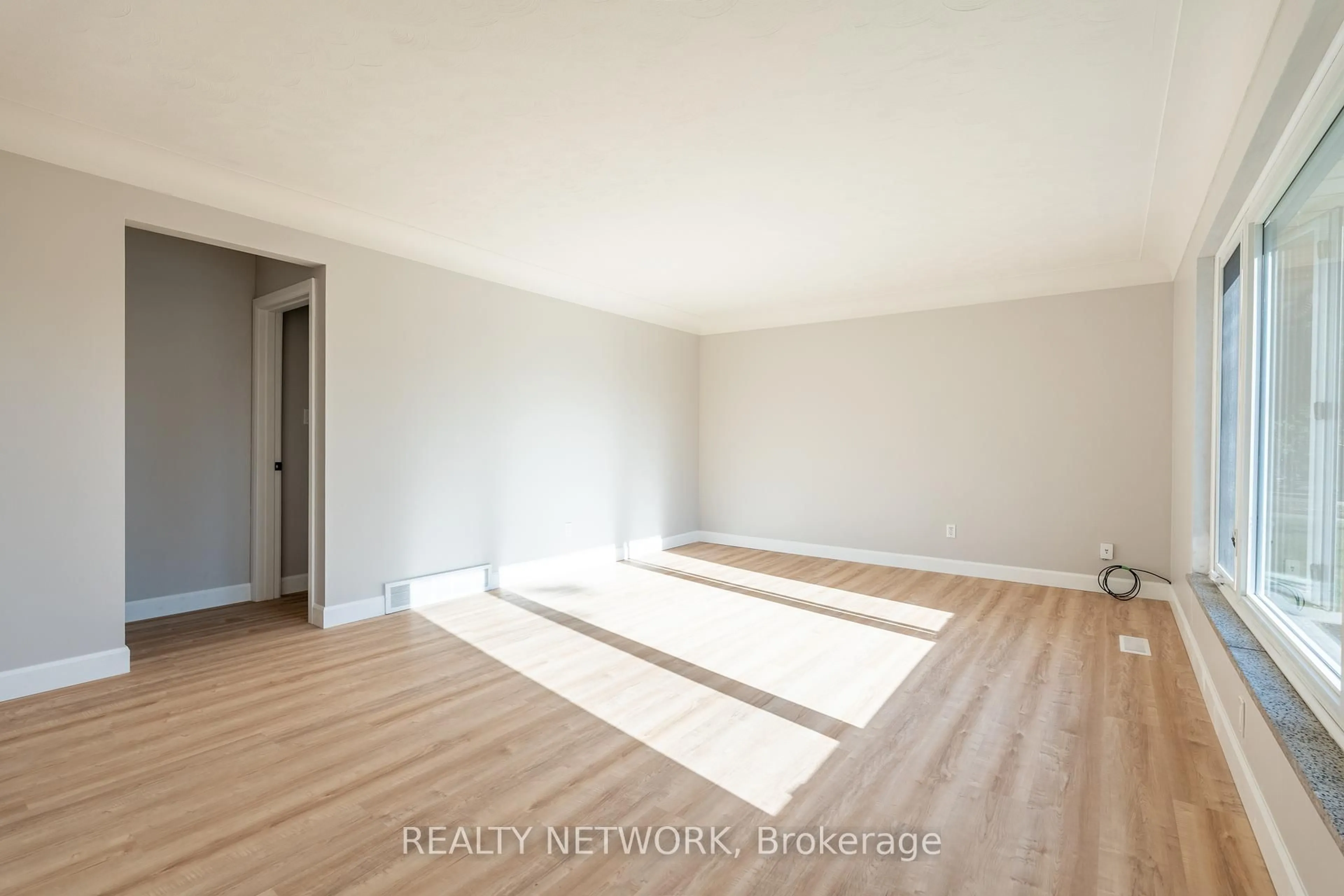 A pic of a room for 716 Upper Ottawa St, Hamilton Ontario L8T 3T6