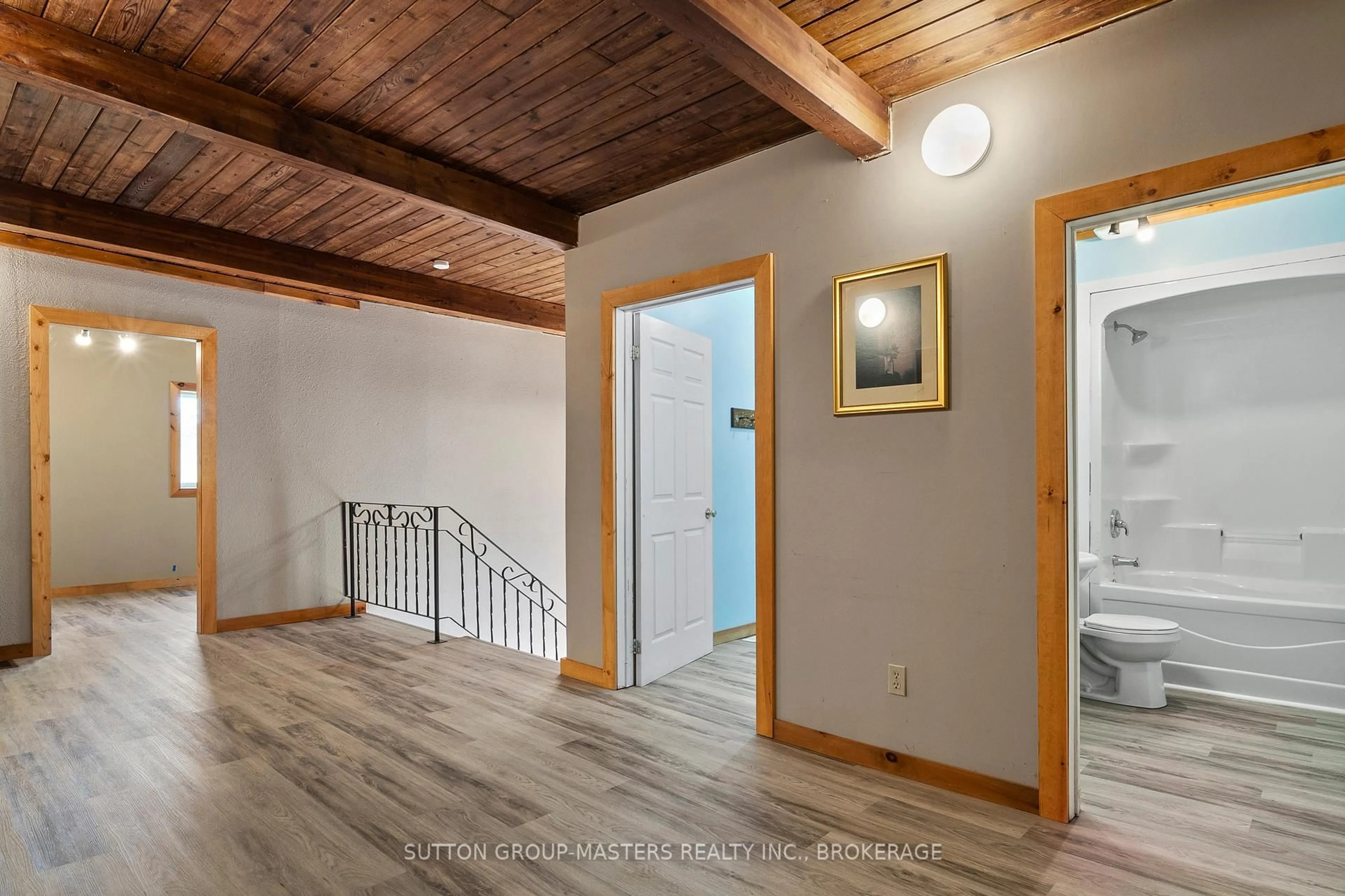 Indoor entryway for 2814 County Road 14 Rd, Kaladar Ontario K0K 1Z0