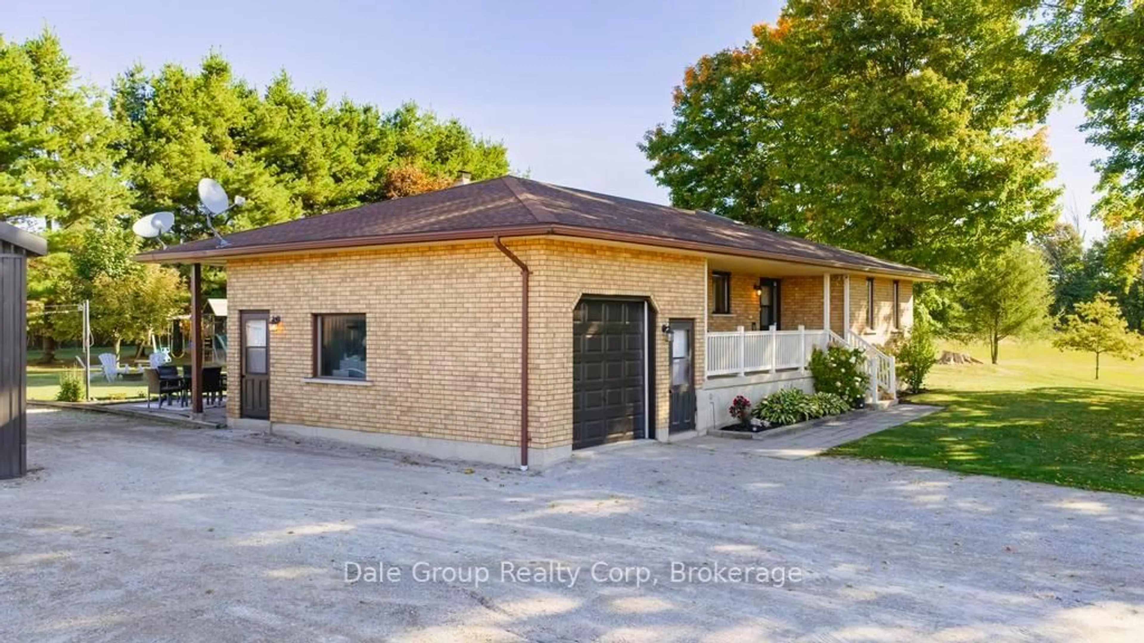 A pic from outside/outdoor area/front of a property/back of a property/a pic from drone, building for 35272 Cut Line Rd, Central Huron Ontario N7A 3X8