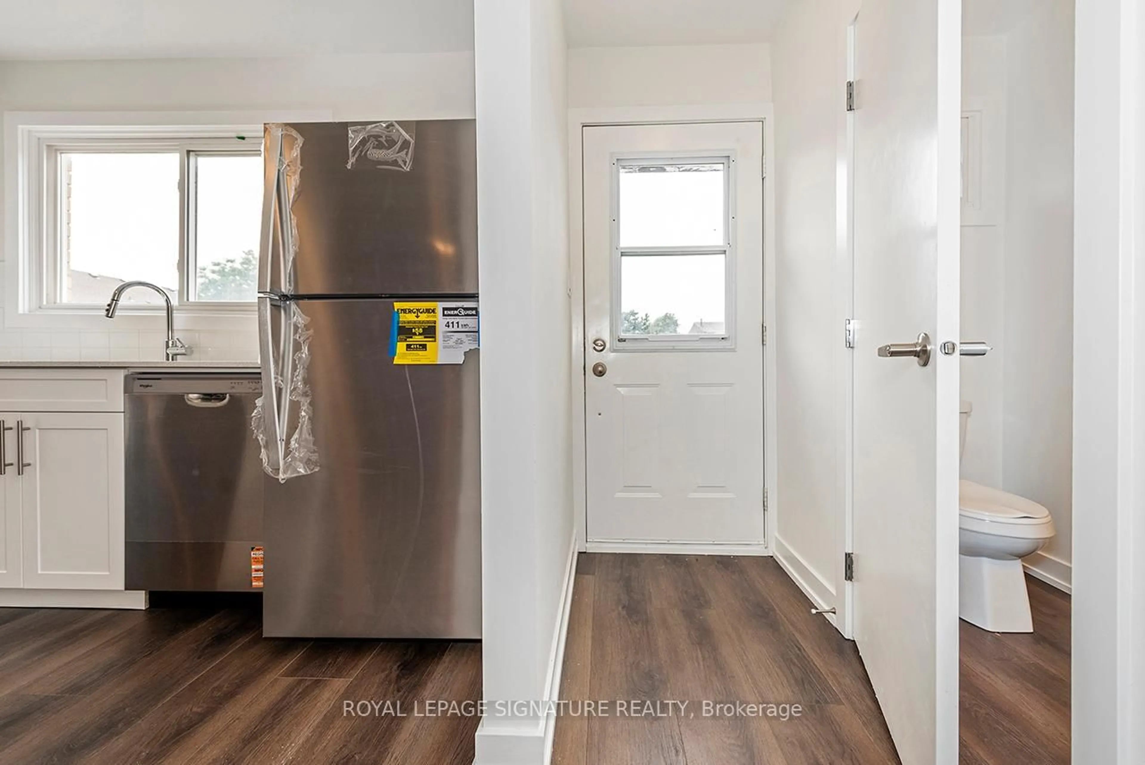 Indoor entryway for 20 Anna Capri Dr #2, Hamilton Ontario L8W 1M6