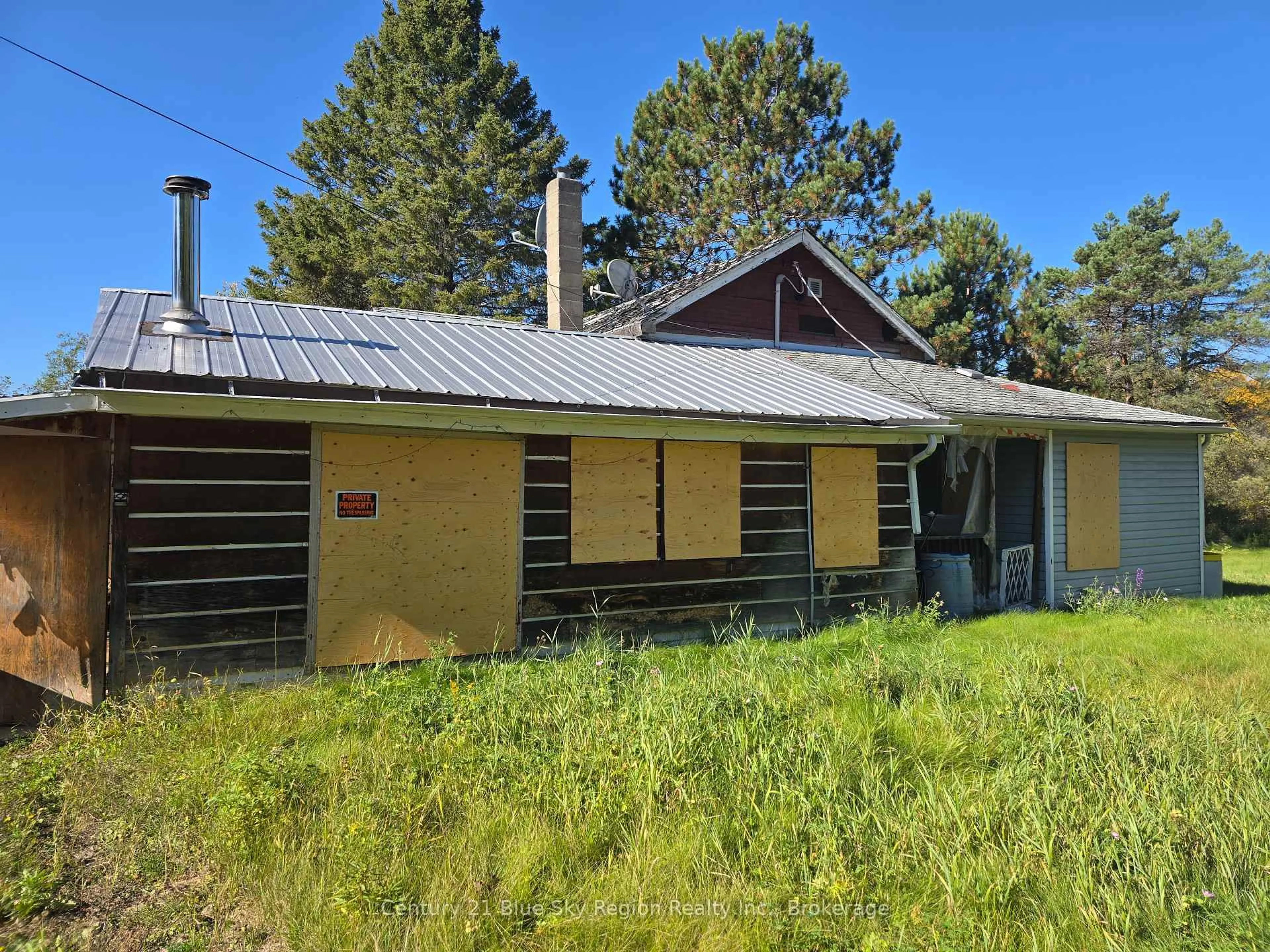 A pic from outside/outdoor area/front of a property/back of a property/a pic from drone, building for 1631B River Rd, Chisholm Ontario P0H 1B0