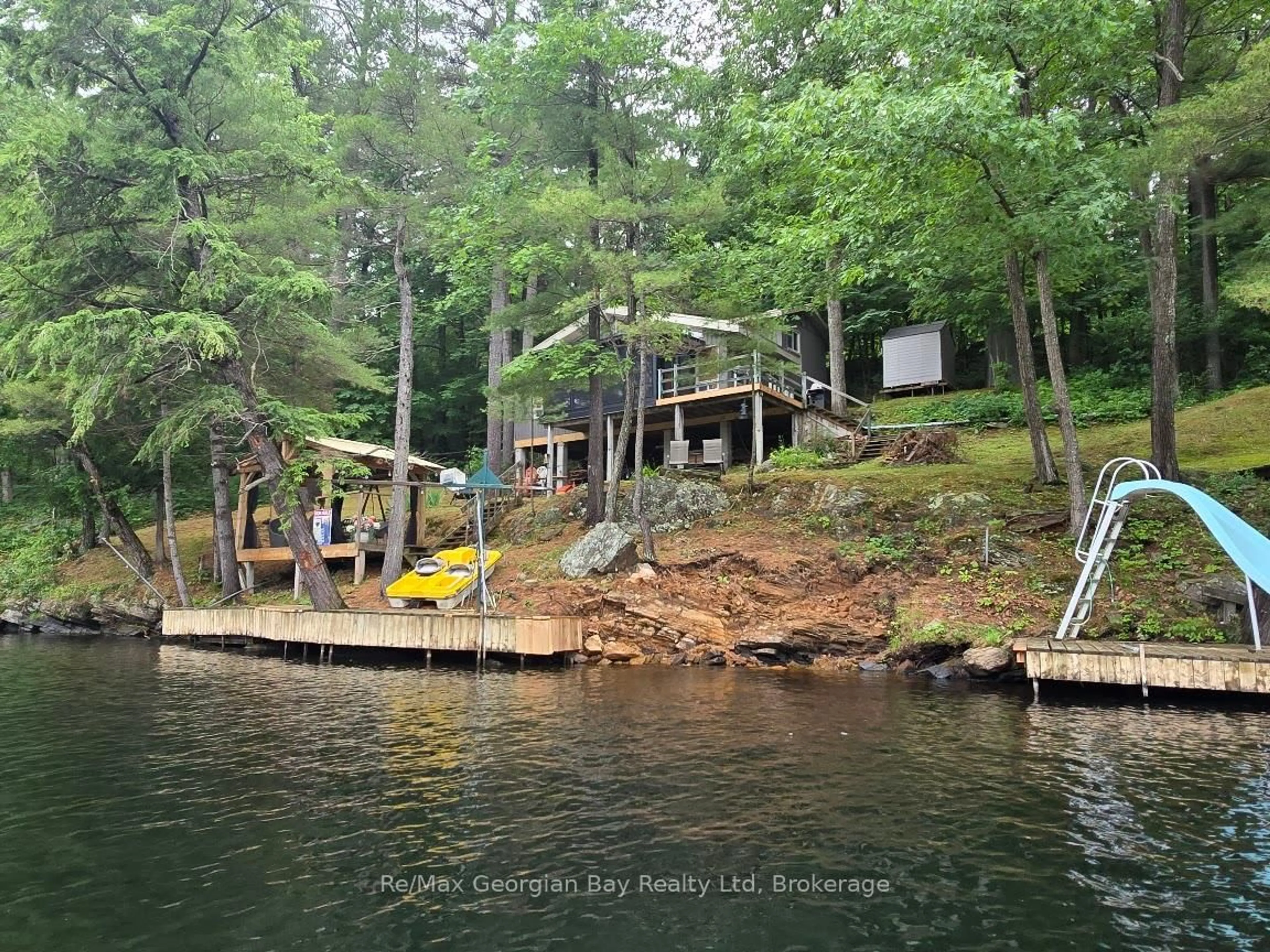 A pic from outside/outdoor area/front of a property/back of a property/a pic from drone, water/lake/river/ocean view for 4 SR406 SEVERN RIVER, Muskoka Lakes Ontario L0K 1E0