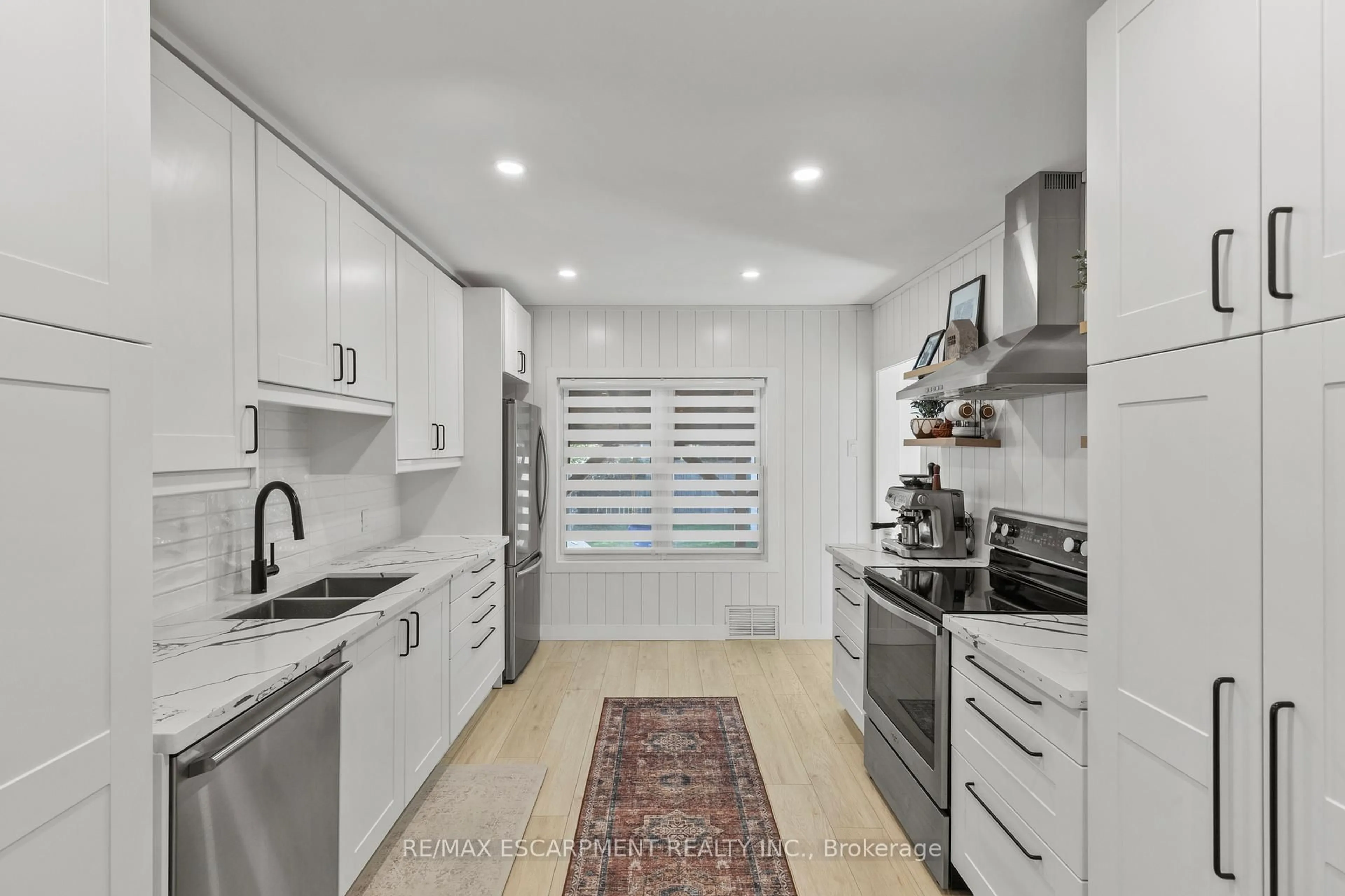 Contemporary kitchen, ceramic/tile floor for 42 Garside Ave, Hamilton Ontario L8H 4W2