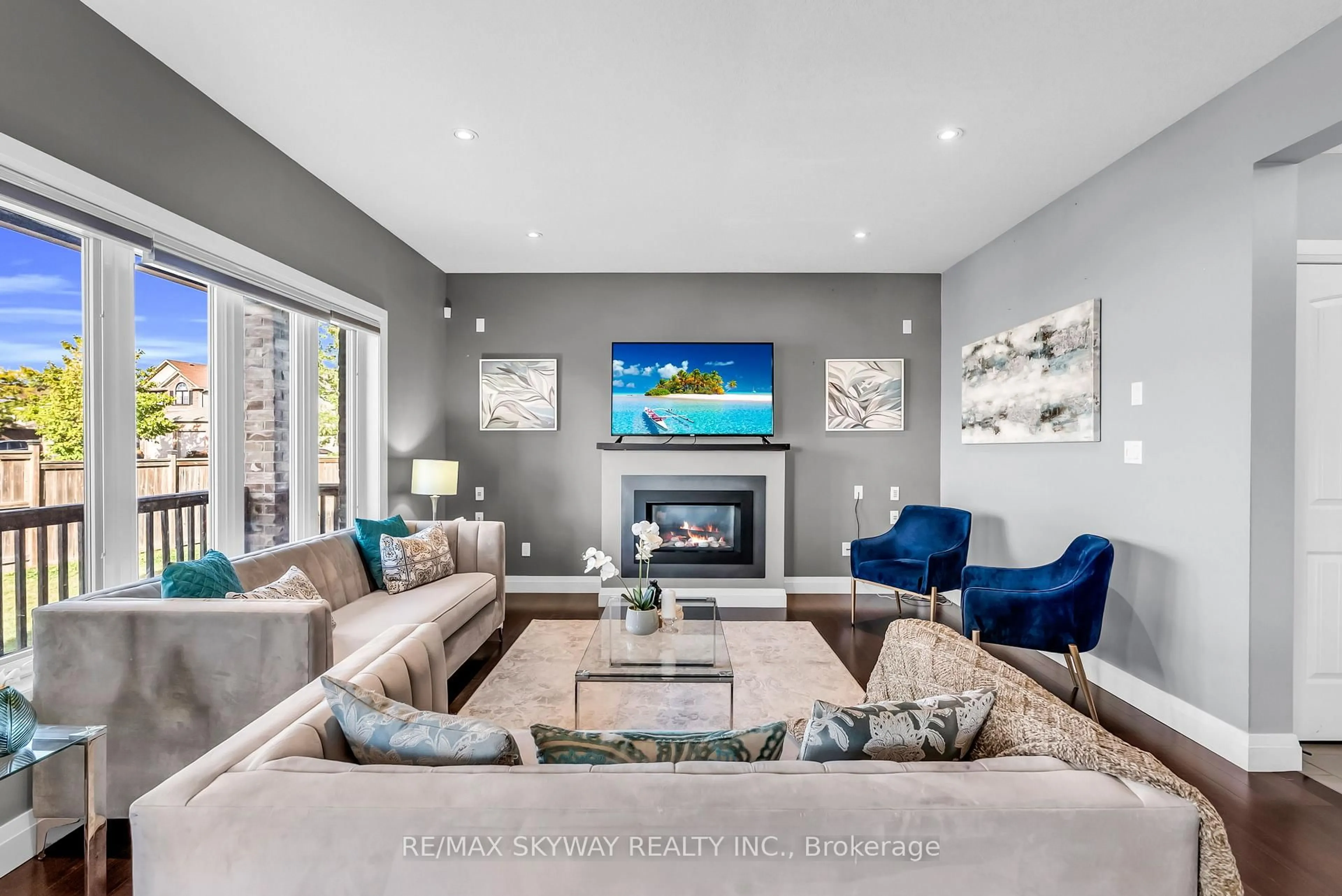 Living room with furniture, unknown for 1170 Cardinal Rd, London South Ontario N6M 0C2