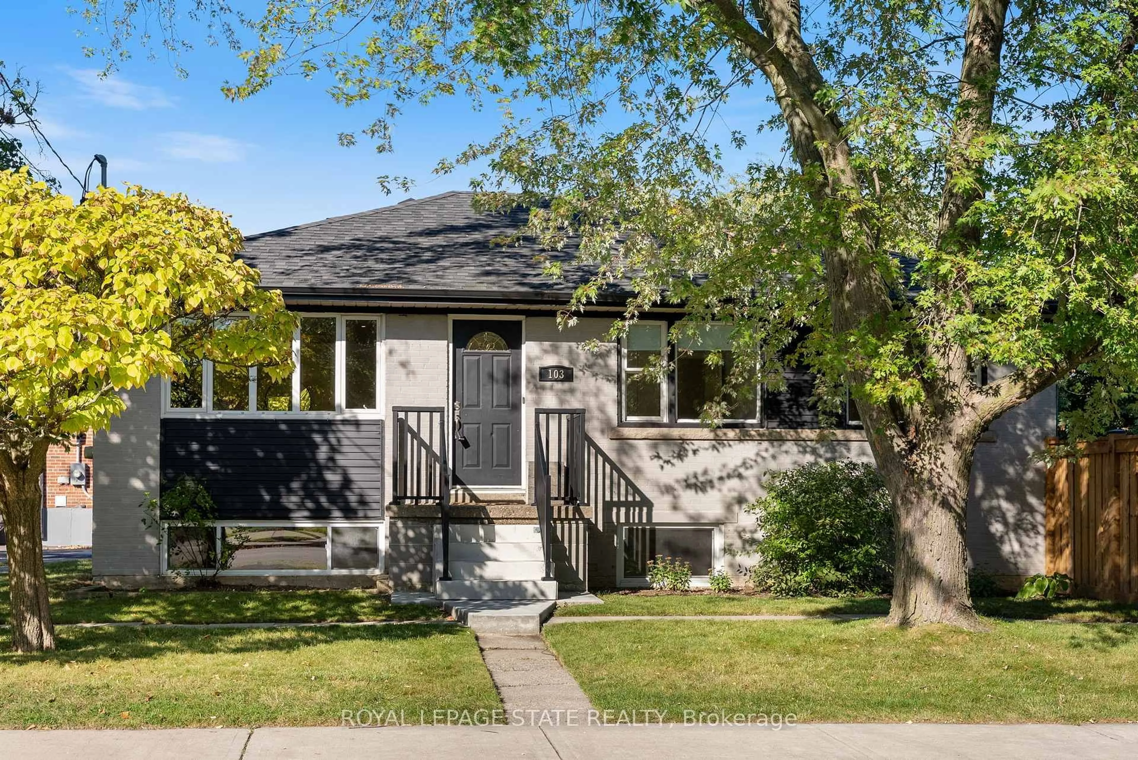 Home with vinyl exterior material, street for 103 Wise Cres, Hamilton Ontario L8T 2L7