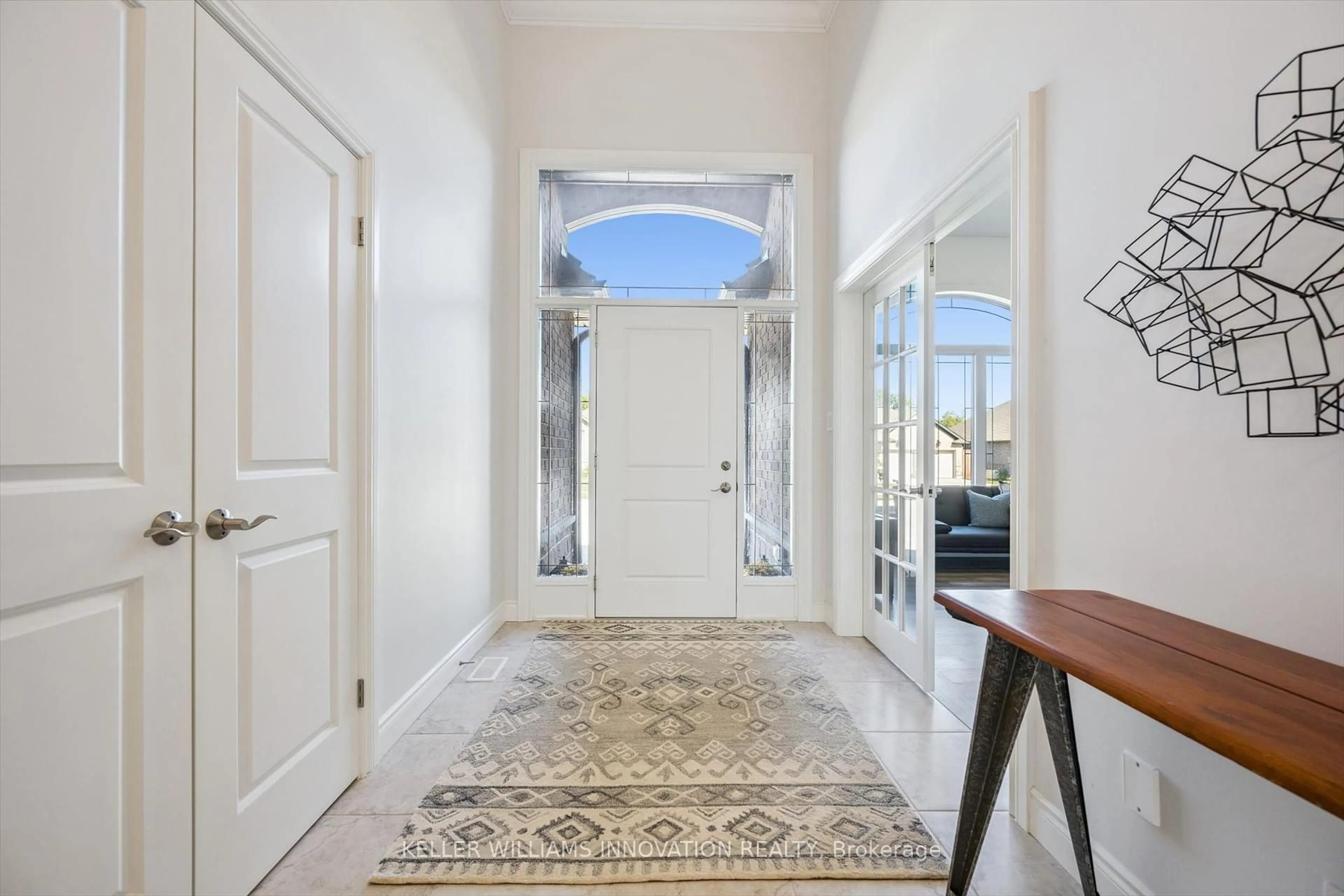 Indoor entryway for 530 Krotz St, North Perth Ontario N4W 0E4