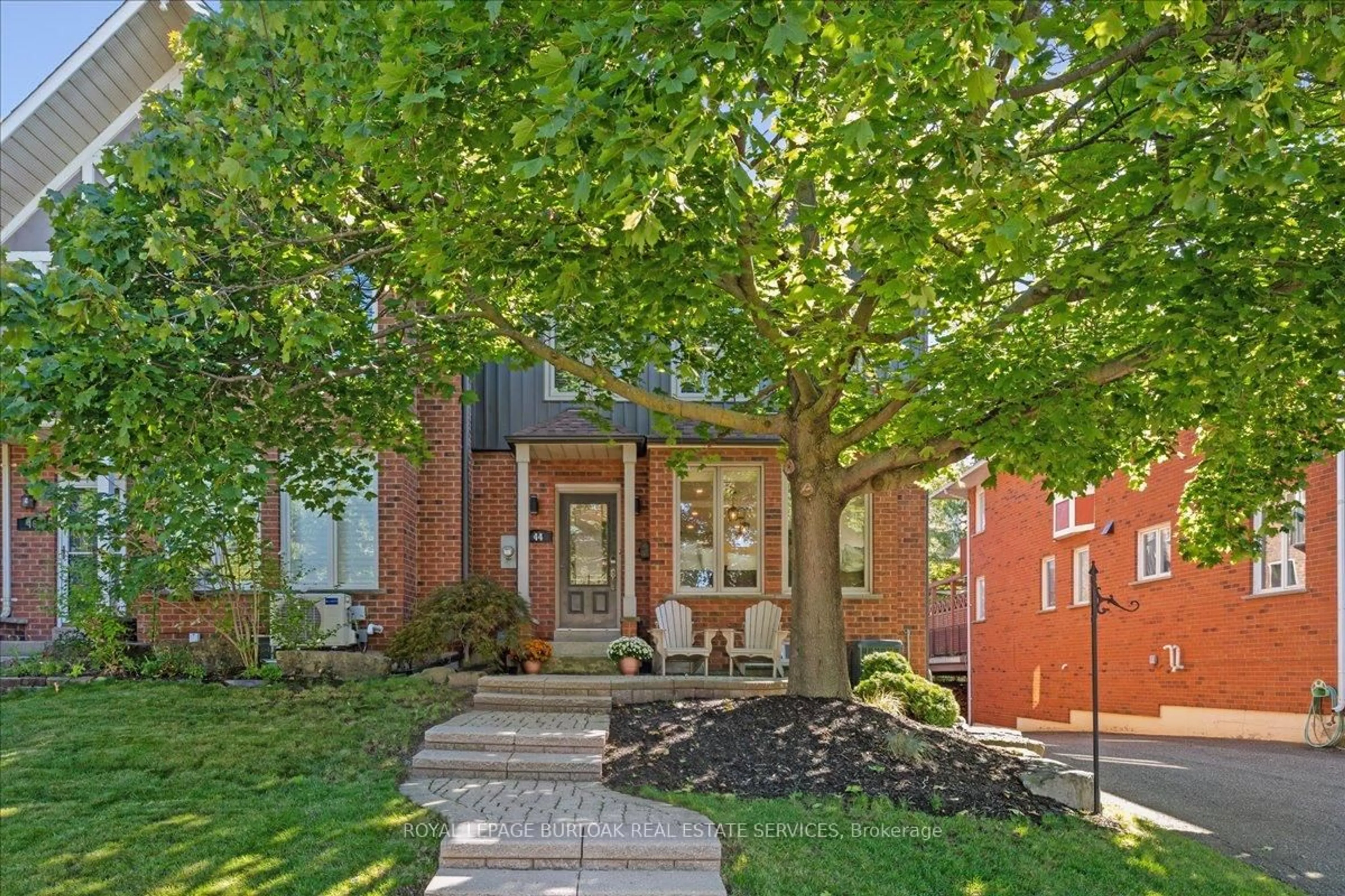 Home with brick exterior material, street for 44 Sunvale Pl, Hamilton Ontario L8E 4Z7