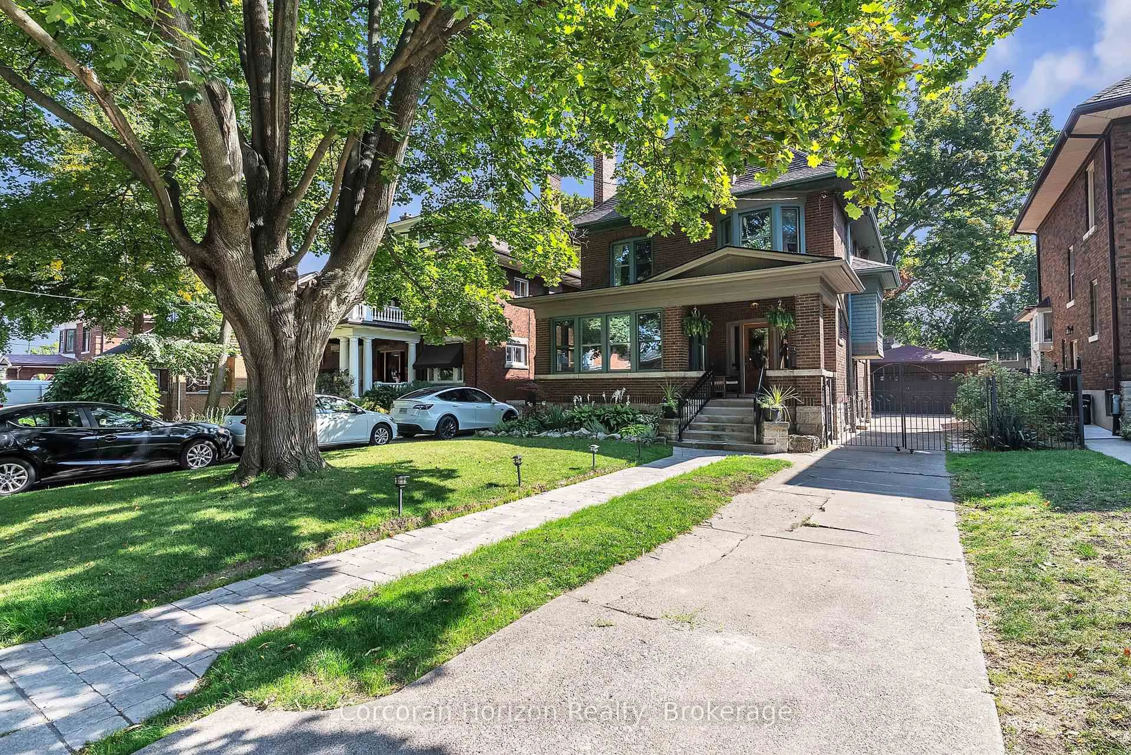 Home with brick exterior material, street for 121 St Clair Ave, Hamilton Ontario L8M 2N8