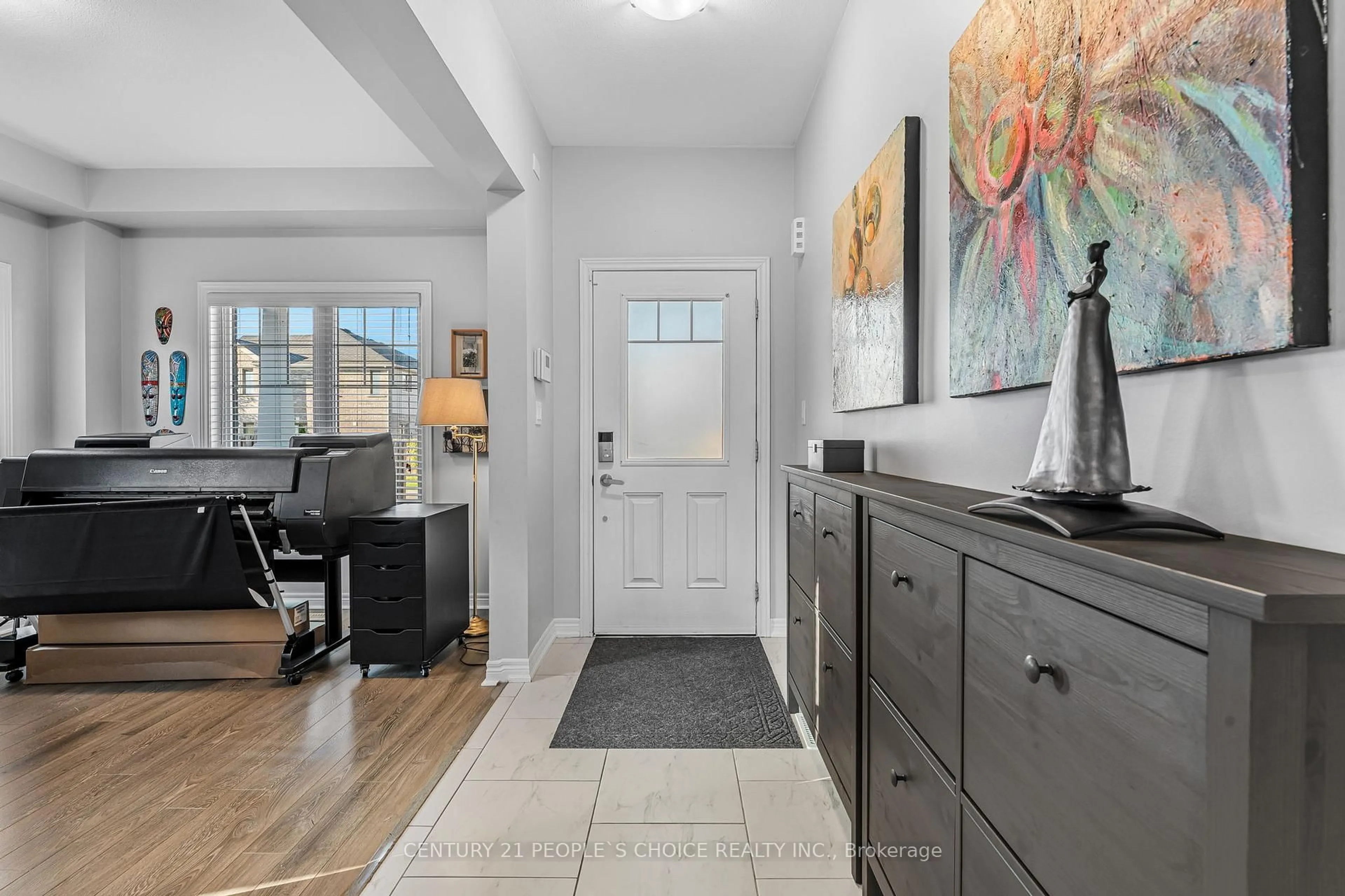 Indoor entryway for 4 Riley Ave, Pelham Ontario L0S 1E6