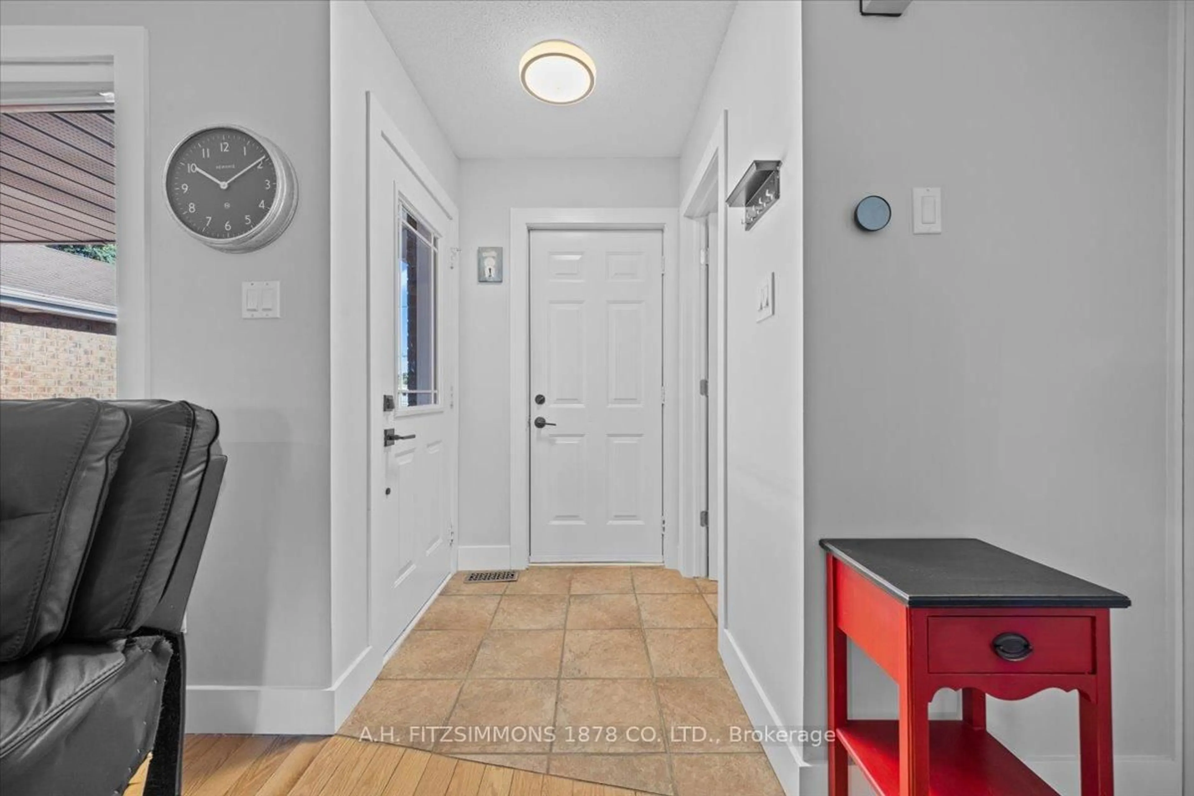 Indoor entryway for 3791 Carp Rd, Carp Ontario K0A 1L0