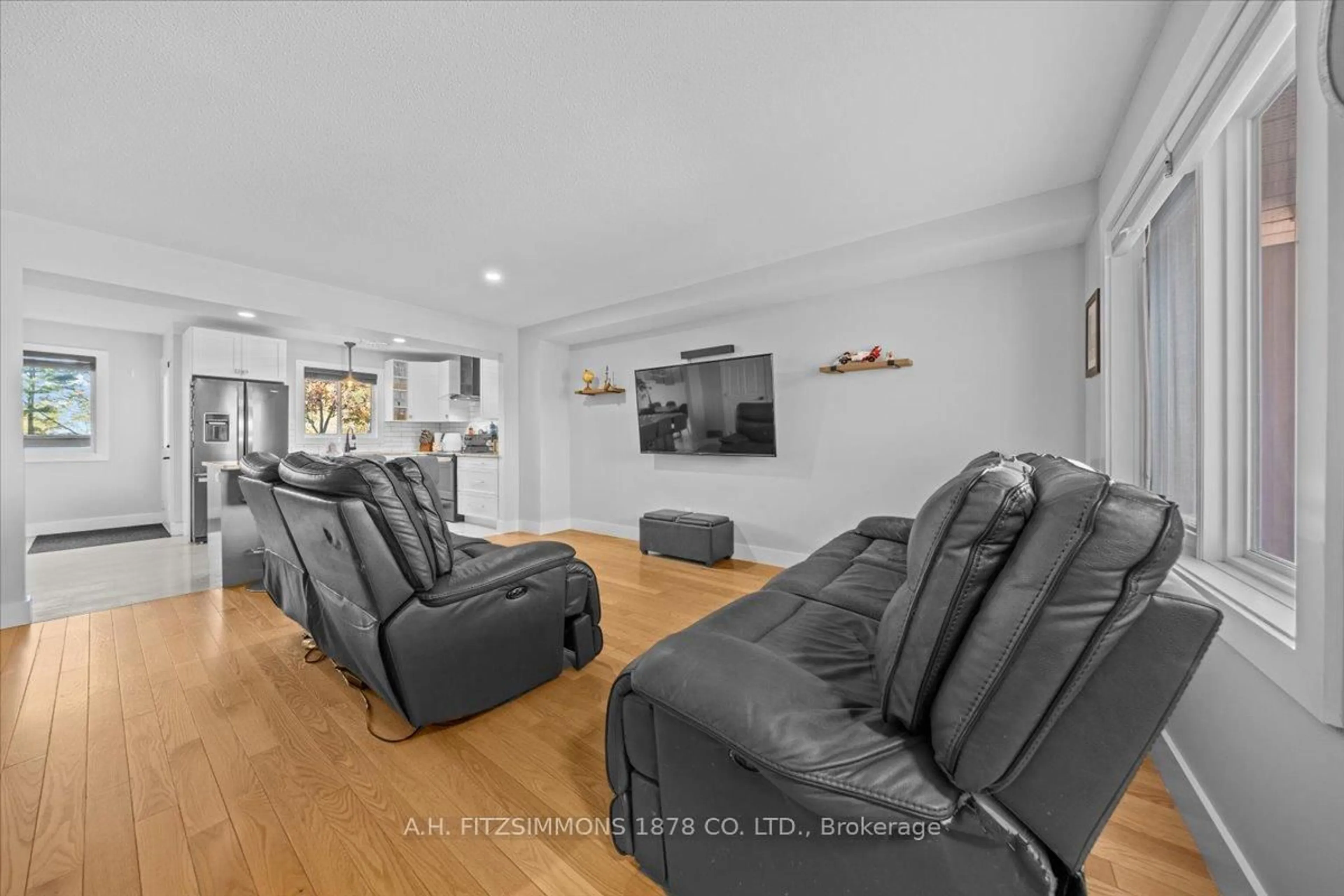 Living room with furniture, unknown for 3791 Carp Rd, Carp Ontario K0A 1L0