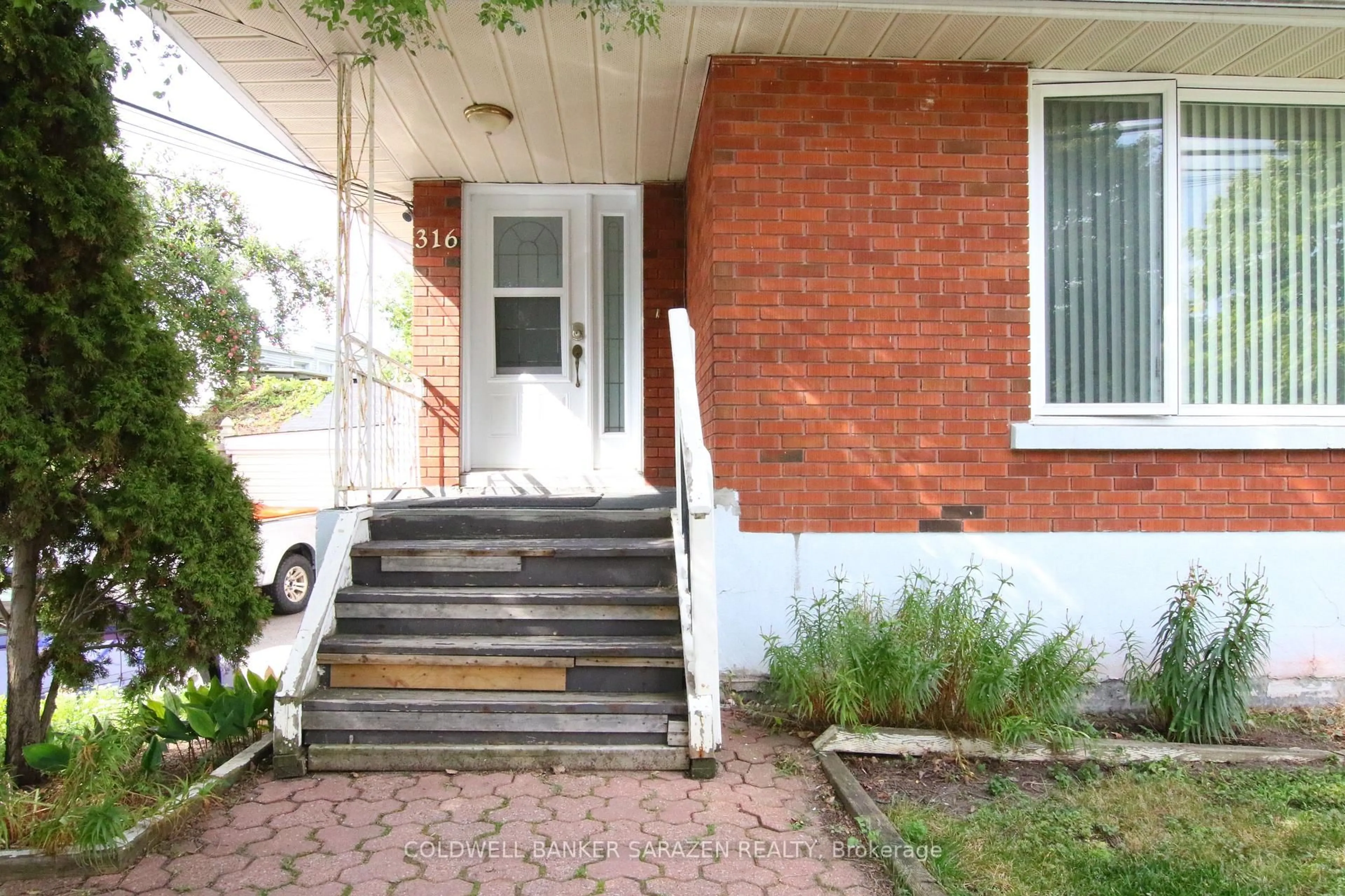 Unknown for 316 Lafontaine Ave, Ottawa Ontario K1L 6X2