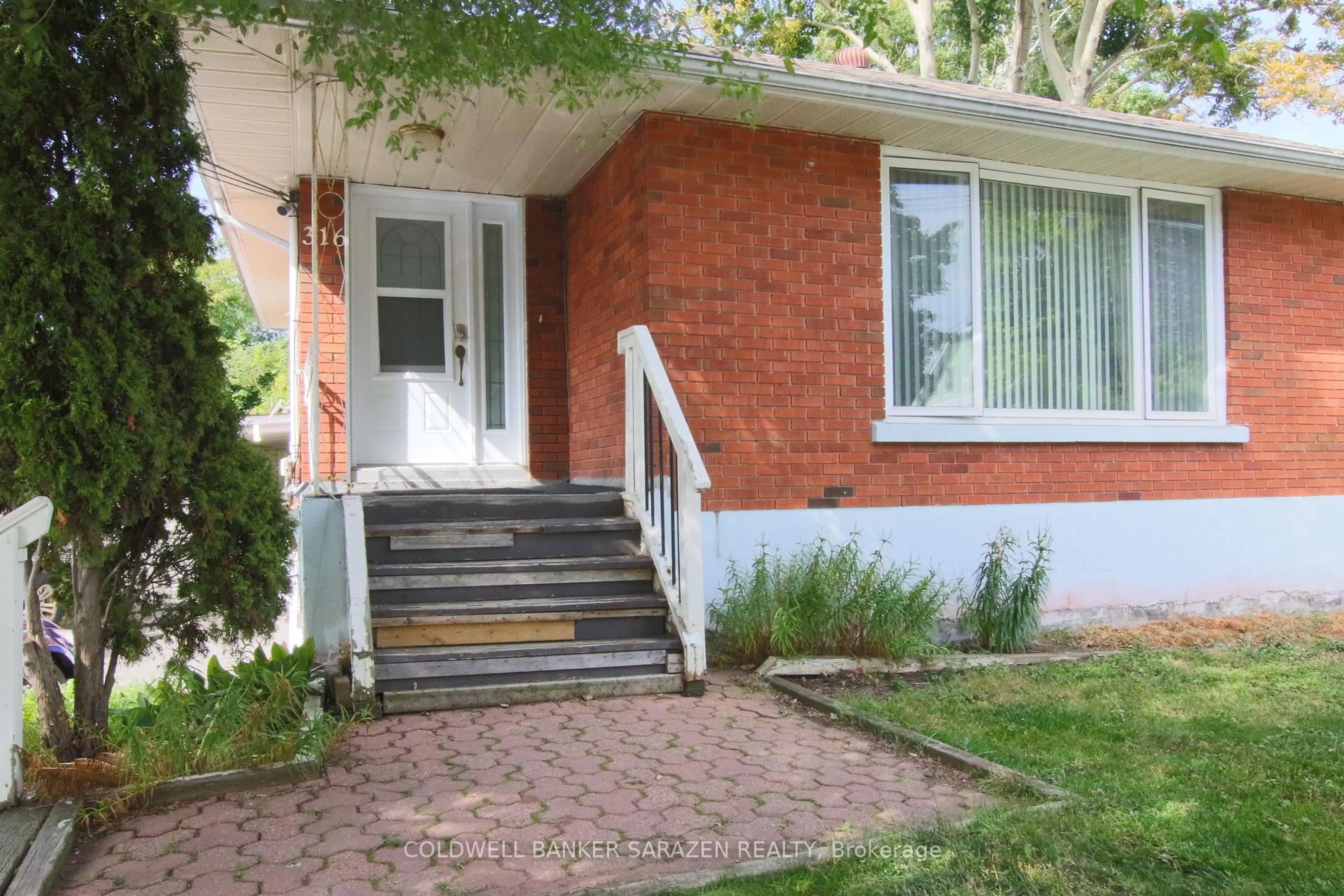 Home with brick exterior material, street for 316 Lafontaine Ave, Ottawa Ontario K1L 6X2