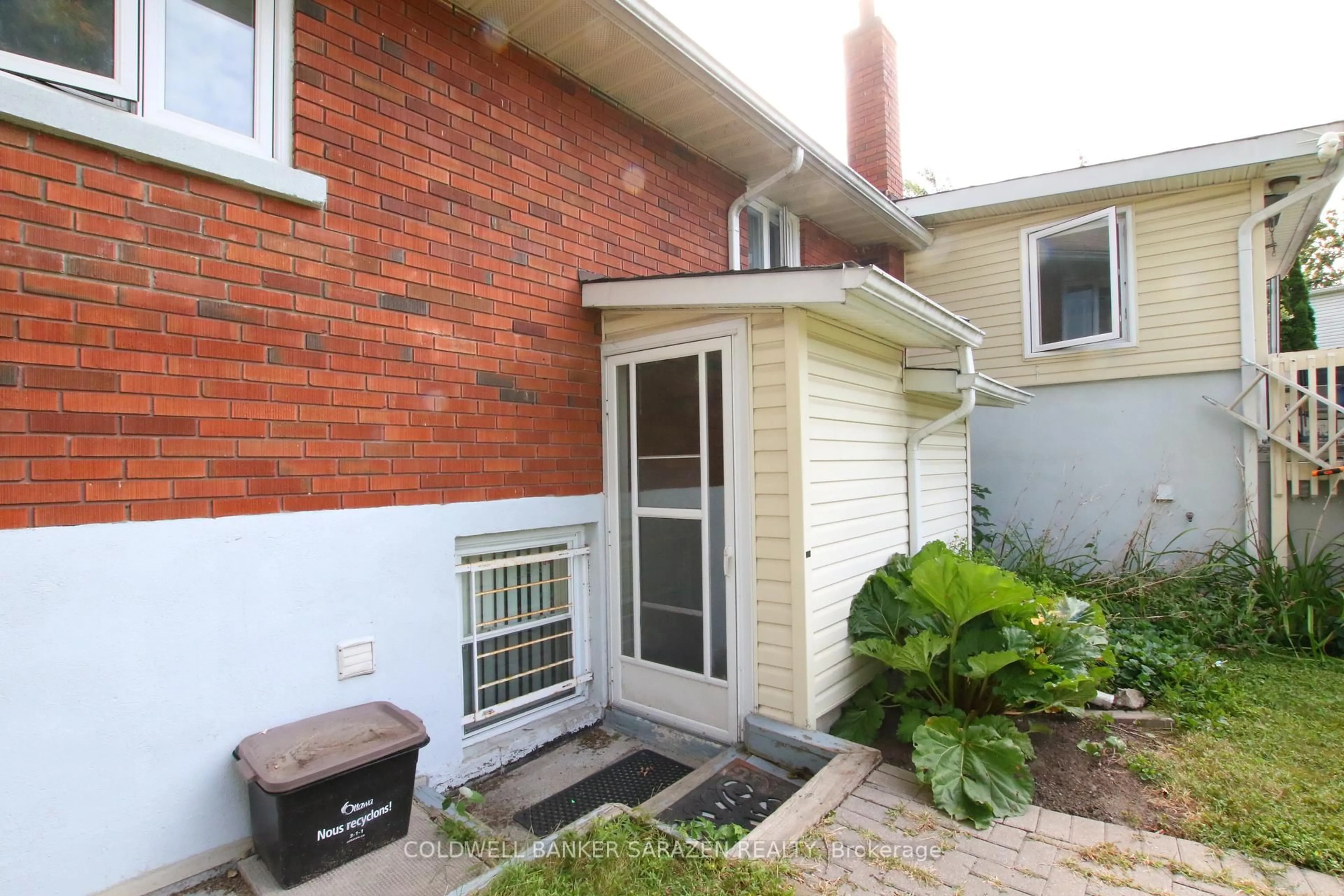 Patio, street for 316 Lafontaine Ave, Ottawa Ontario K1L 6X2