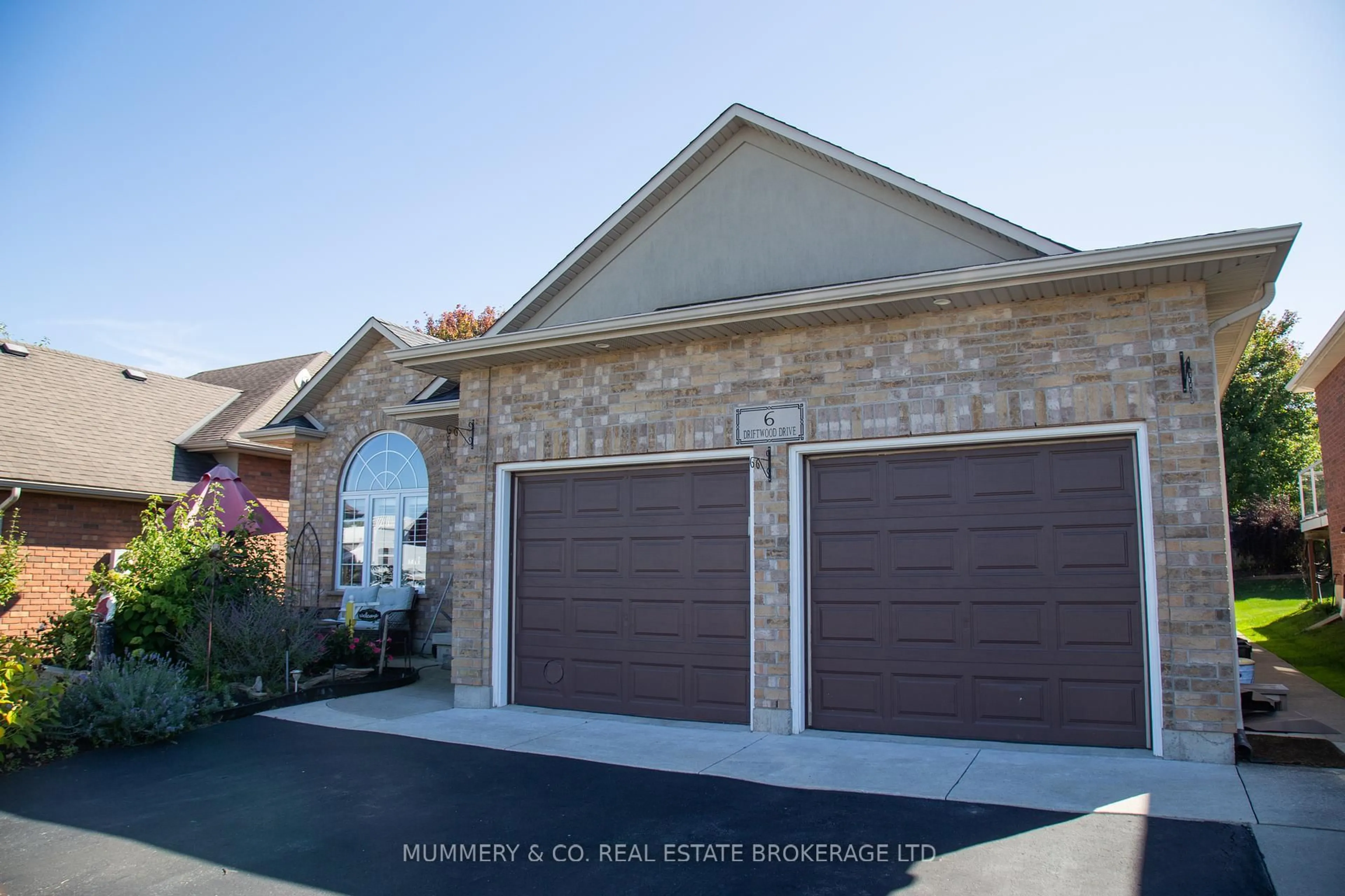 Home with brick exterior material, unknown for 6 Driftwood Dr, Norfolk Ontario N3Y 5N1