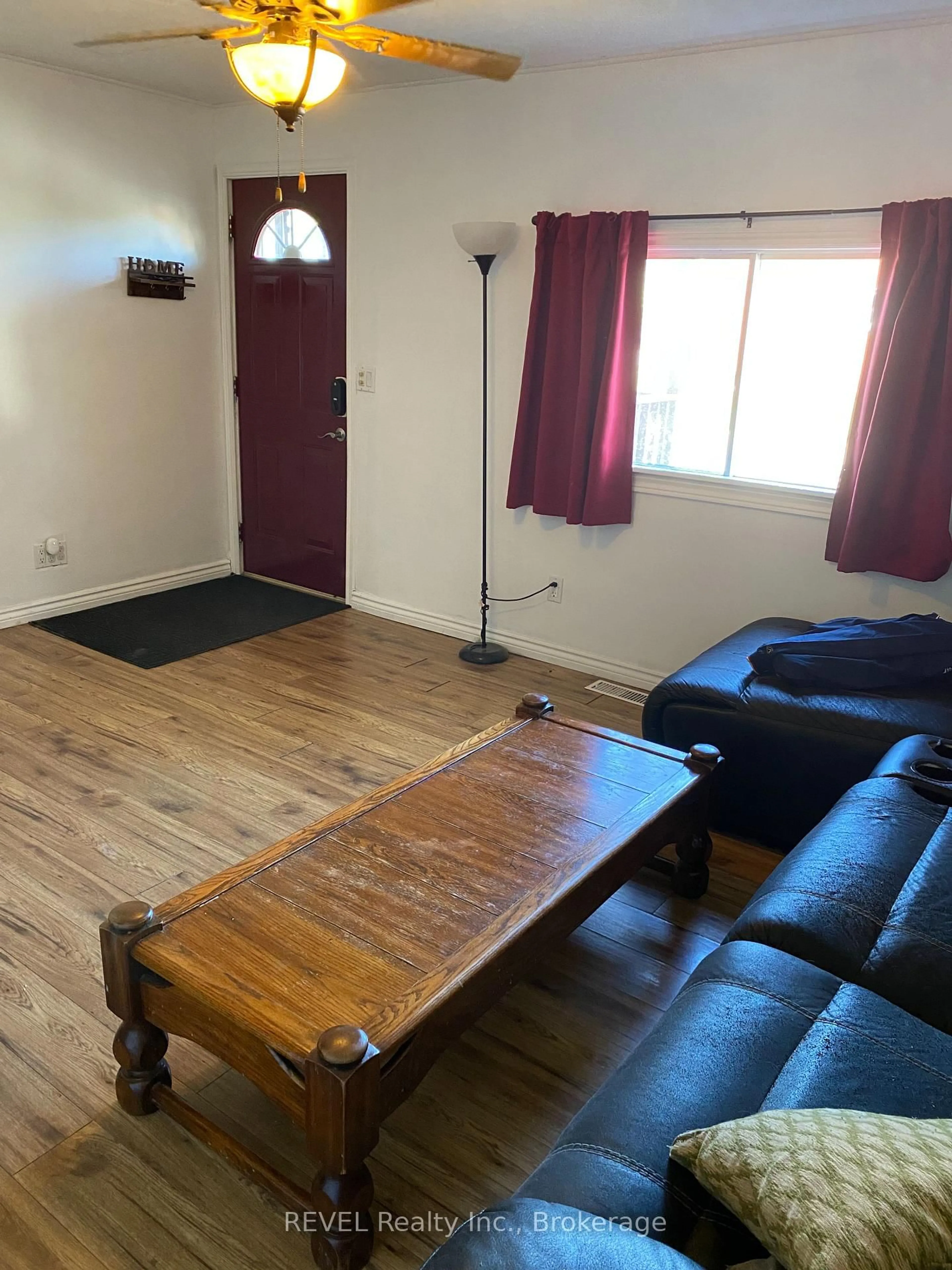 A pic of a room for 190 Henrietta St, Fort Erie Ontario L2A 2K2