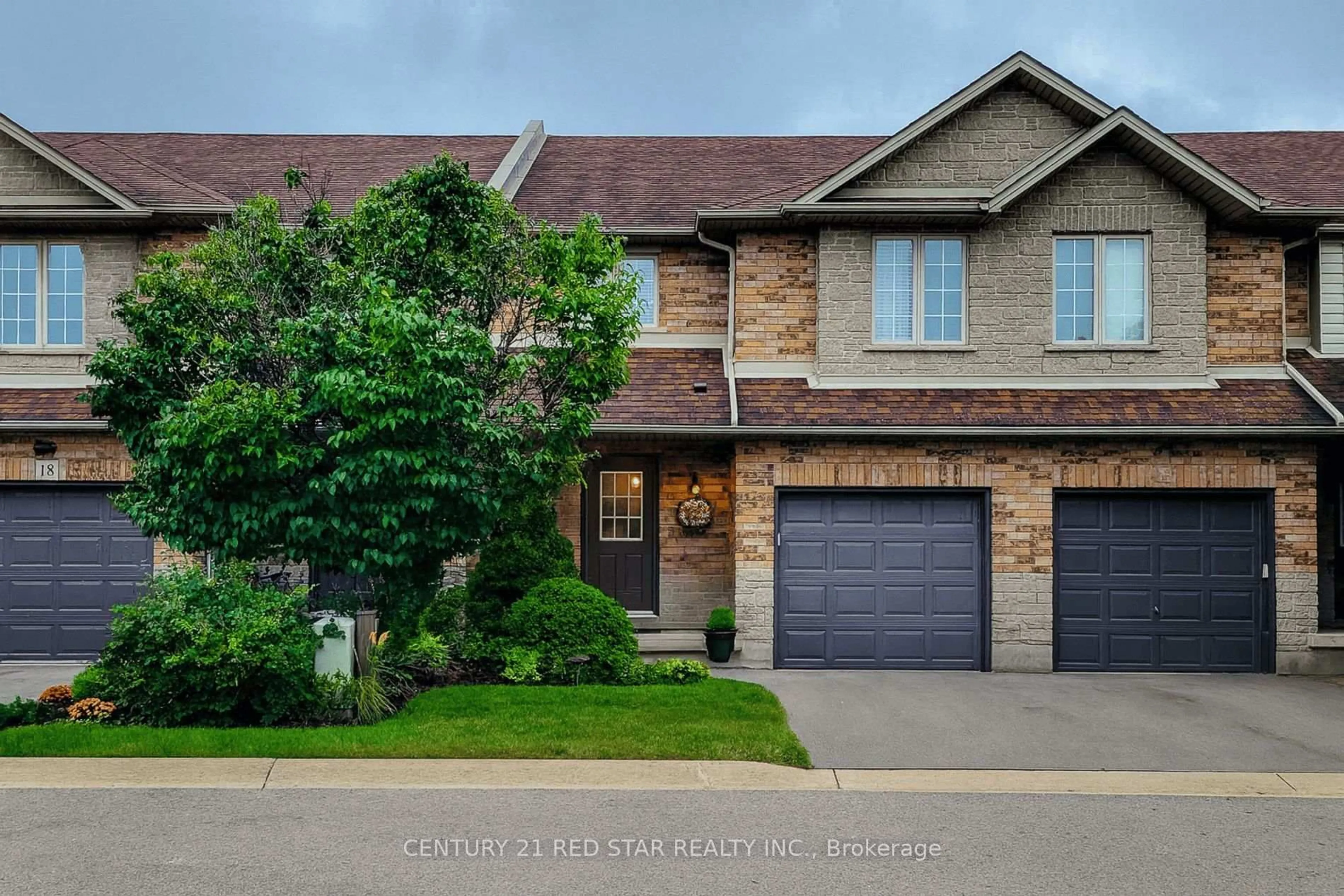 Home with brick exterior material, street for 18 Cedar St #19, Grimsby Ontario L3M 5M7